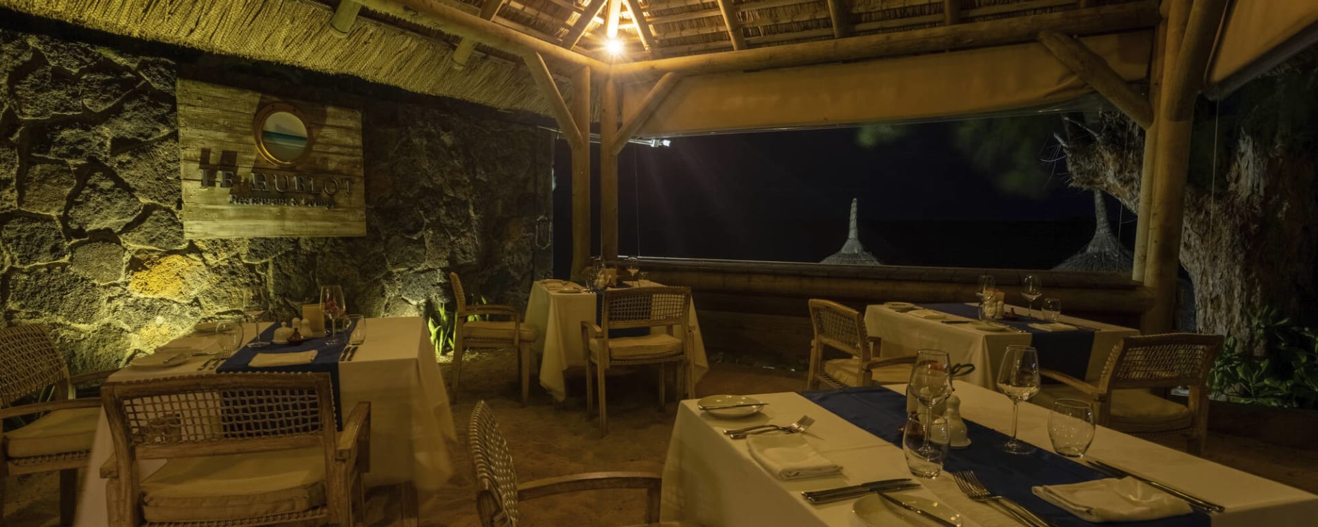 Seapoint Boutique Hotel in Nord | Nordwesten: Mauritius Seapoint Boutique Hotel - Hublot Beach Restaurant