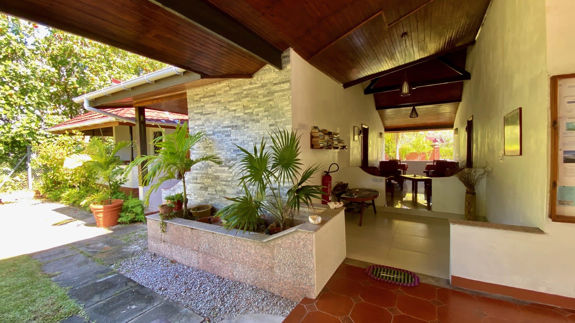 Beach Villa in Praslin:  Beach Villa Praslin 