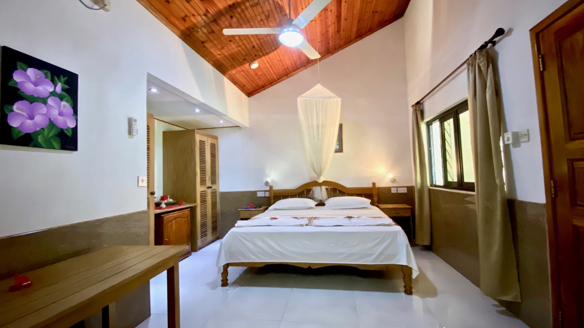 Beach Villa in Praslin:  Beach Villa Praslin Wohnbeispiel