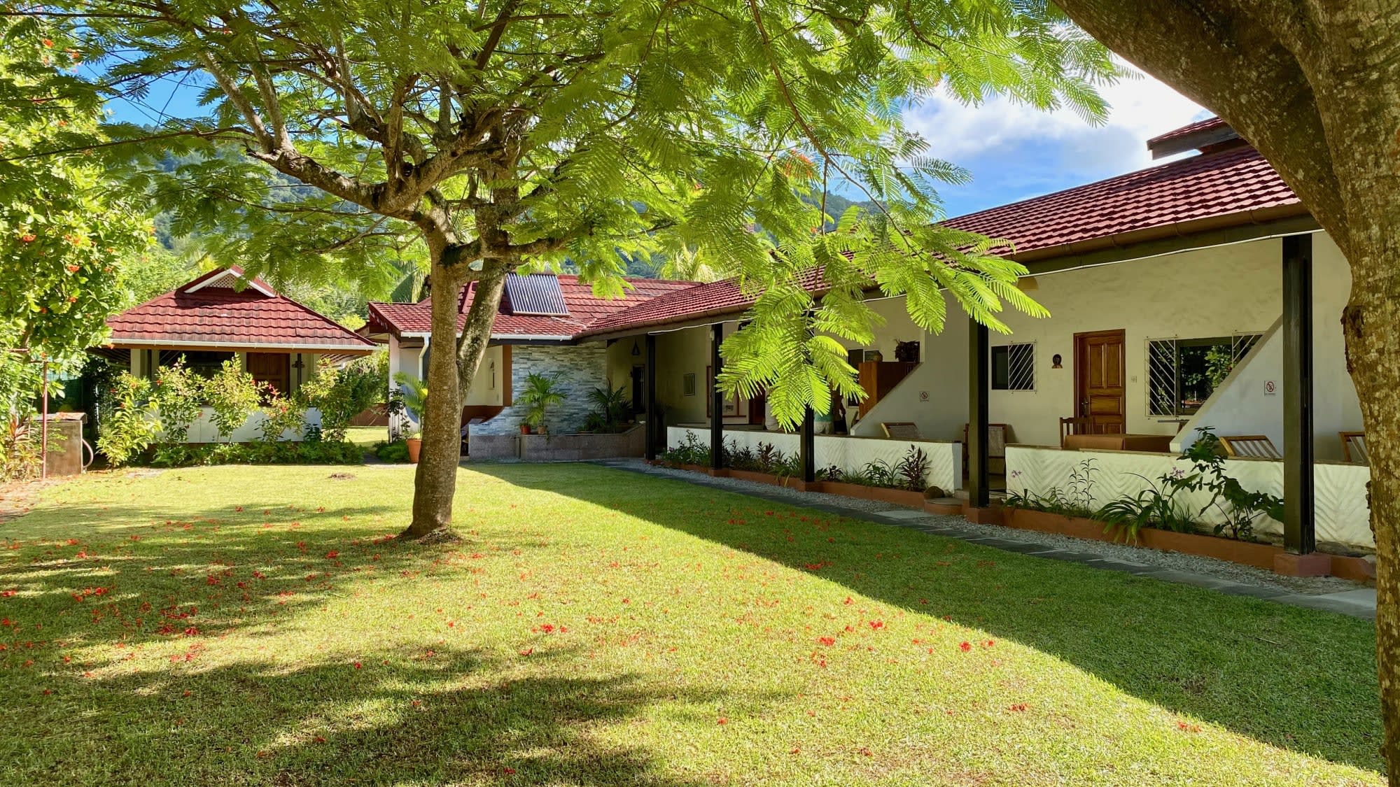 Beach Villa in Praslin:  Beach Villa Praslin