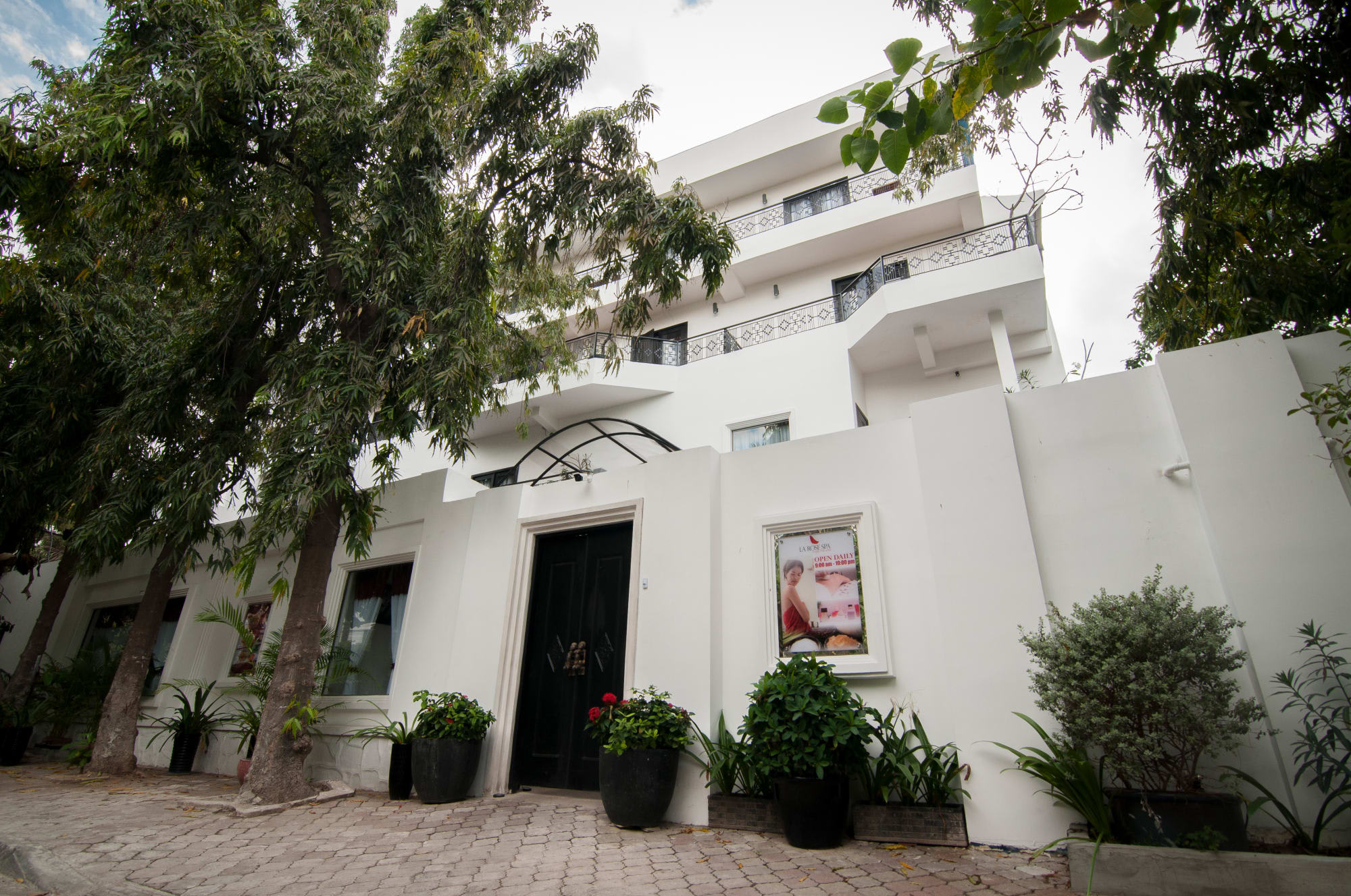 La Rose Suites in Phnom Penh: La Rose Suites West Wing