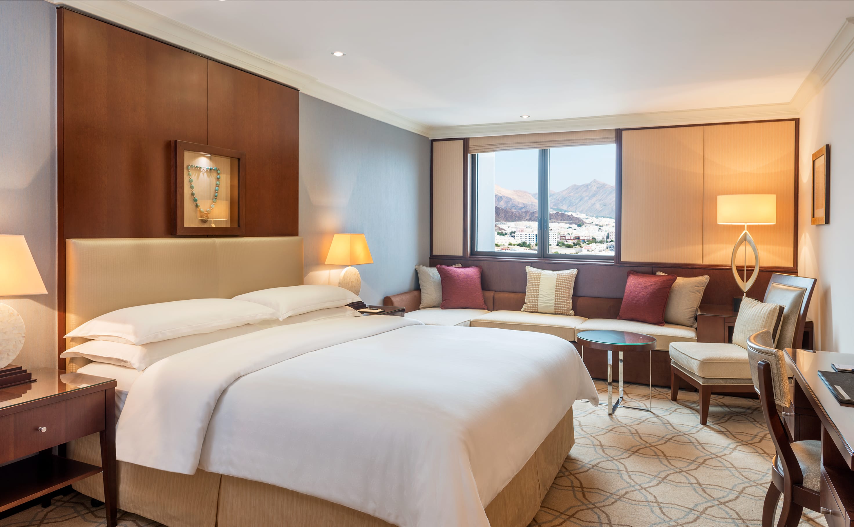 Sheraton Oman in Muscat: Muscat Sheraton Oman Deluxe Zimmer