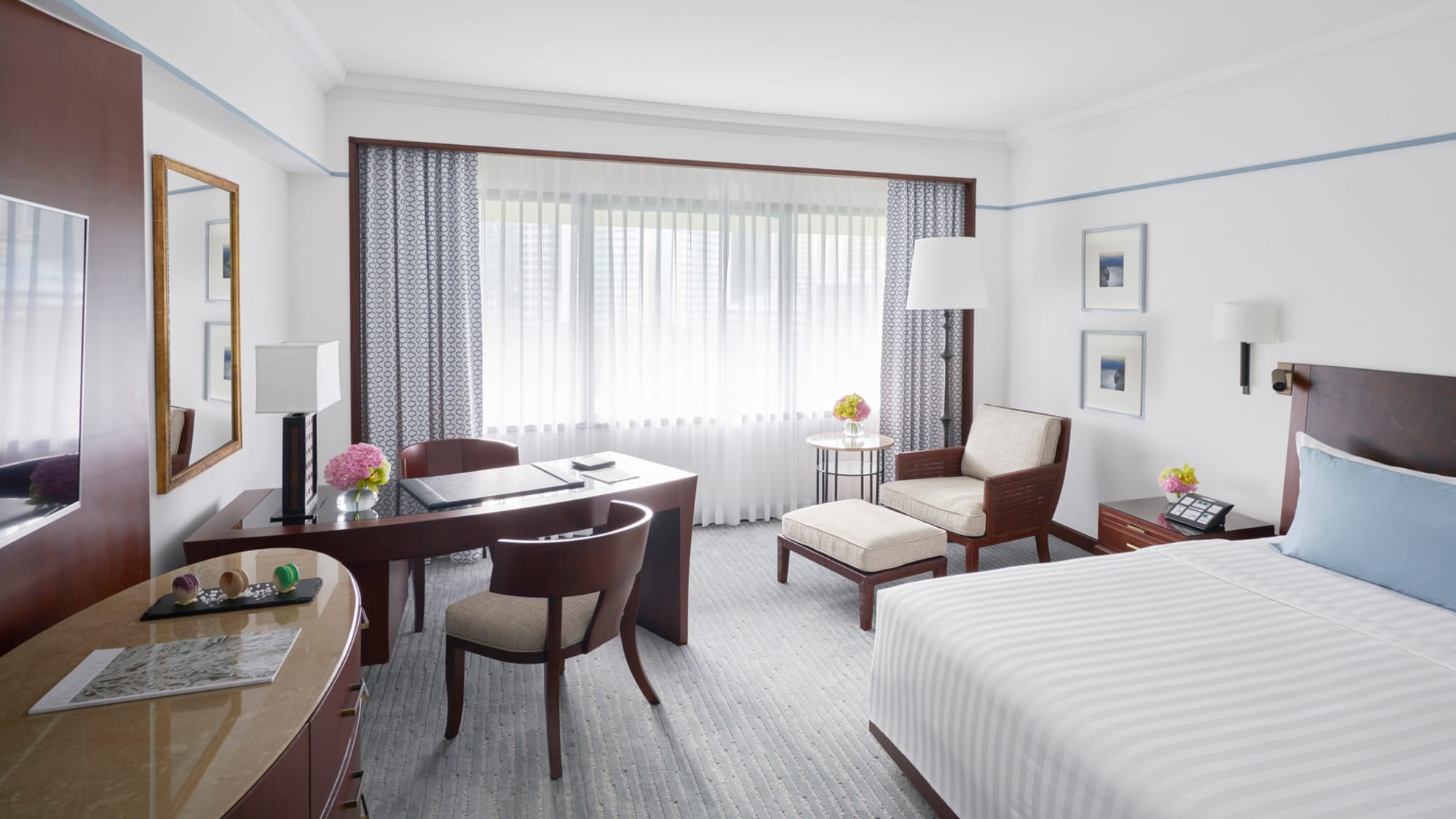 The Peninsula Manila: The Peninsula Manila Deluxe-Zimmer