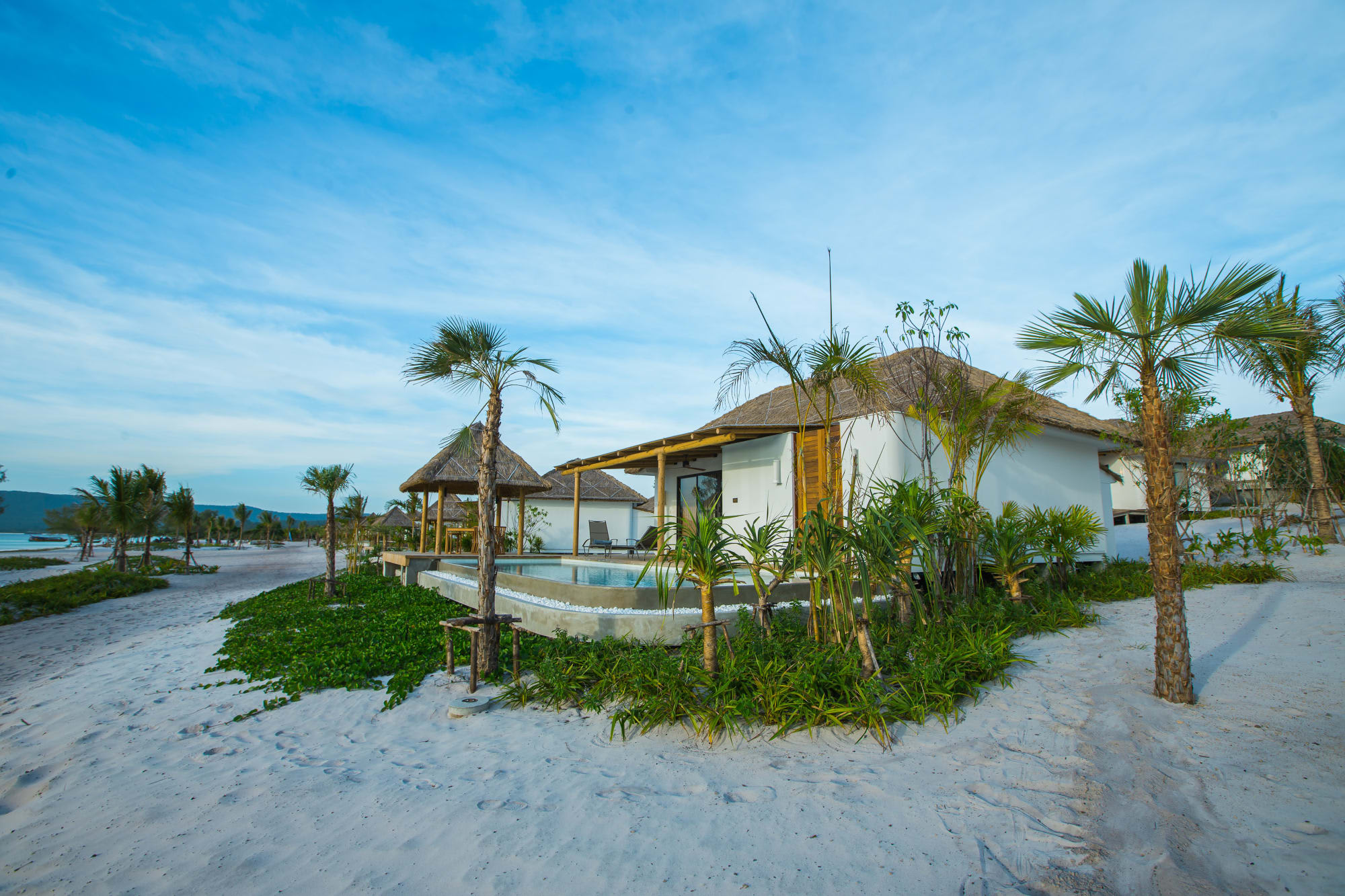 The Royal Sands Koh Rong in Sihanoukville & Inseln: The Royal Sands Koh Rong Beachfront Pool Villa
