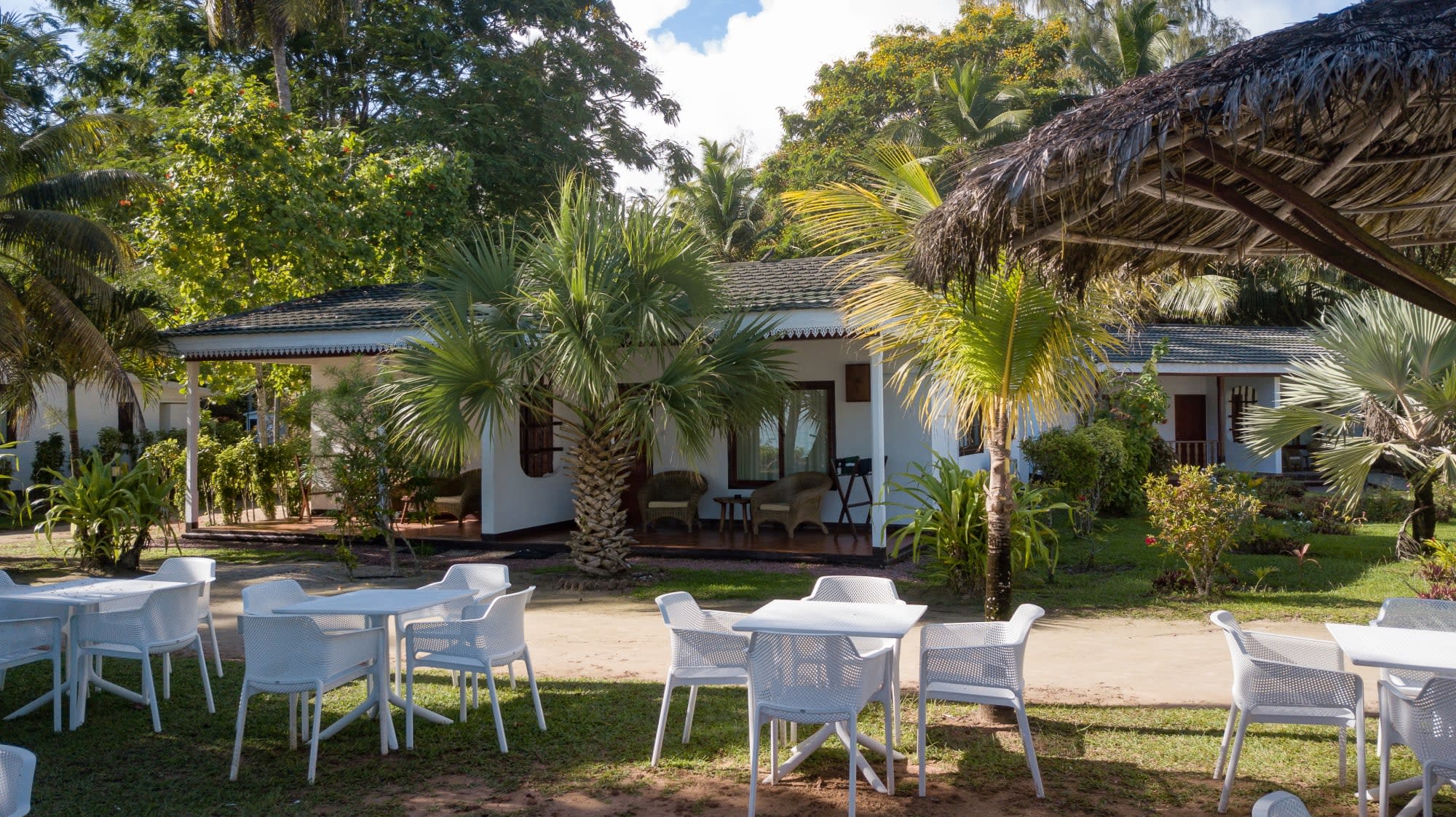 Hotel Cote d'Or Lodge in Praslin:  Hotel Cote d Or Lodge Garten