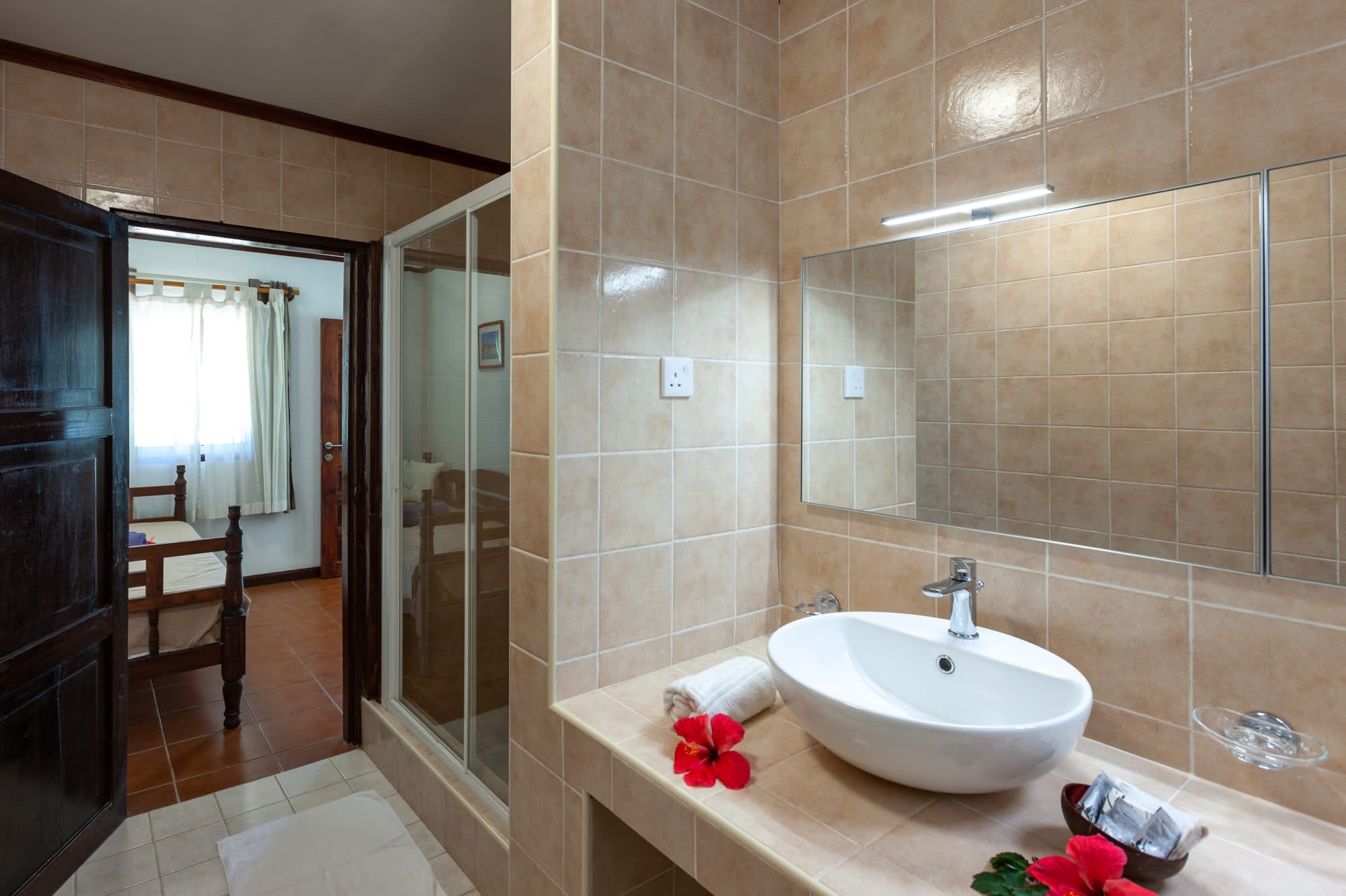 Hotel Cote d'Or Lodge in Praslin:  Hotel Cote d Or Lodge Badezimmer