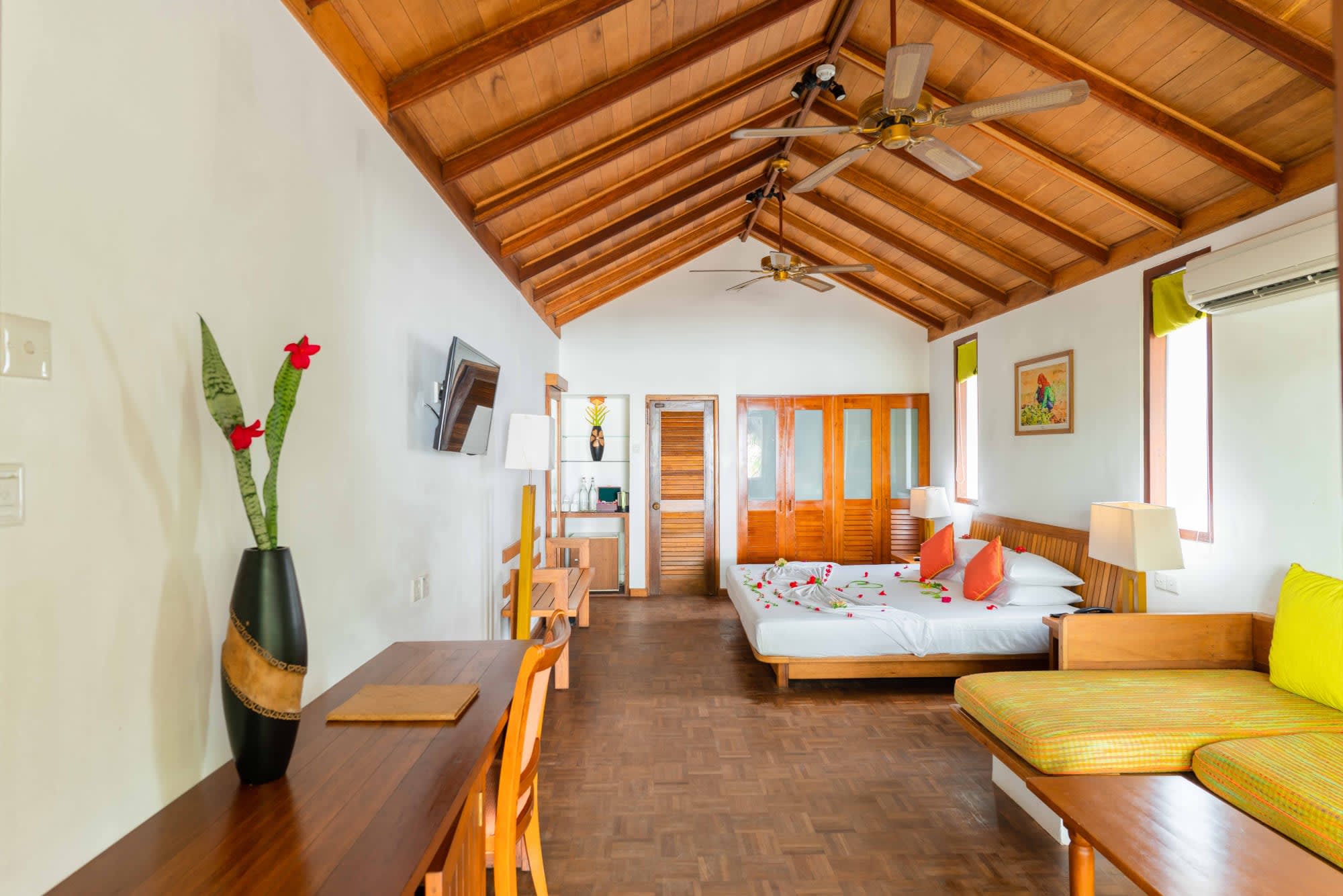 Reethi Beach Resort in Malediven: Reethi Beach Resort Deluxe Sunset Villa