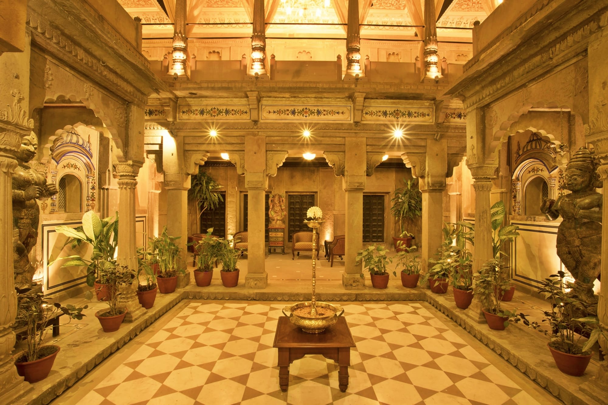 Brijrama Palace in Varanasi:  Indien Varanasi Brijama Palace