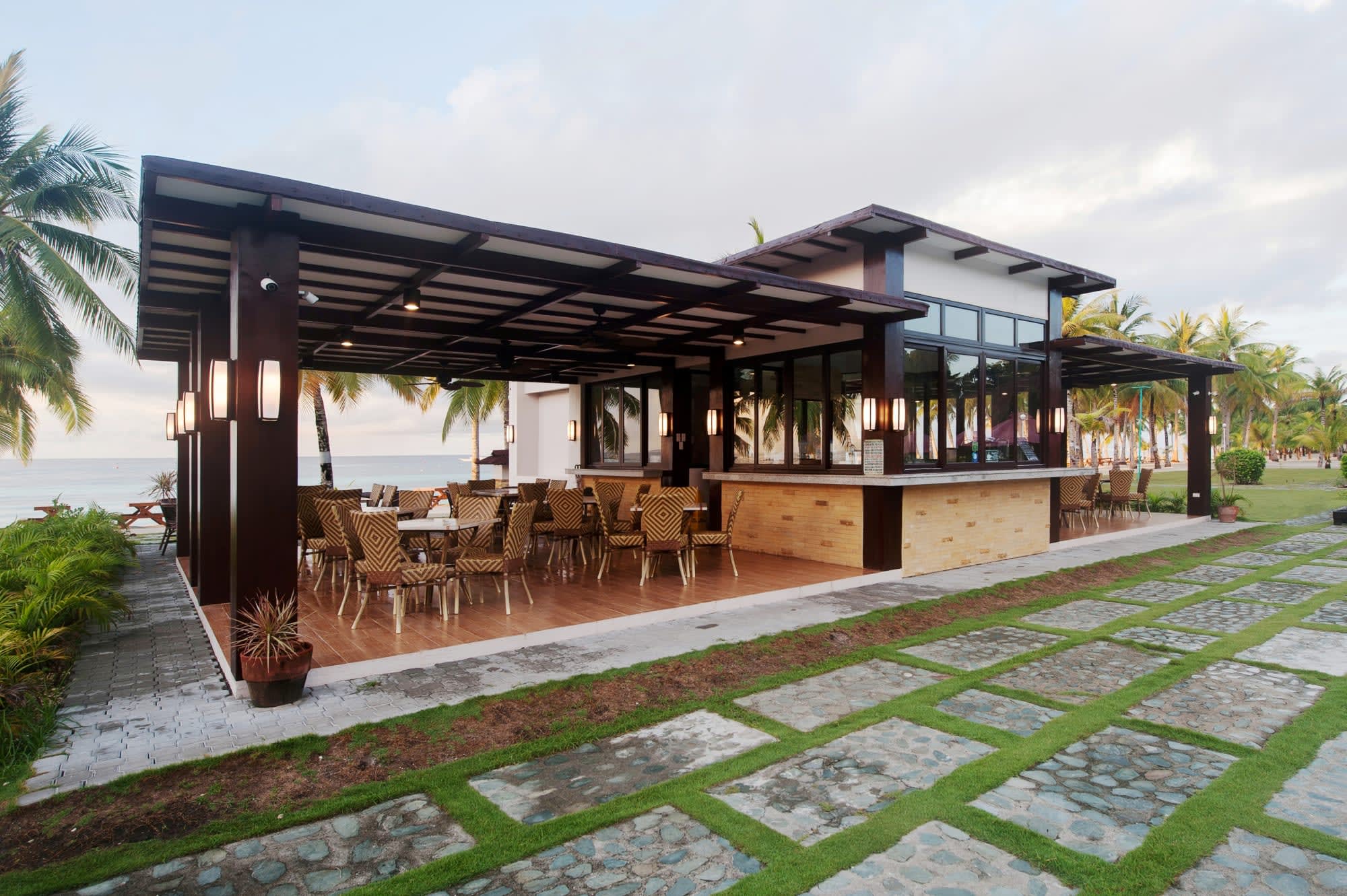 Bohol Beach Club:  Bohol Beach Club - Budyong Restaurant