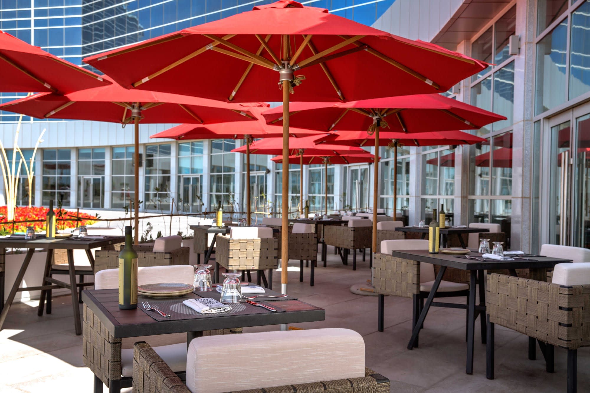 The Art Hotel & Resort Amwaj in Manama:  Bahrain Art Rotana Amwaj Wohnbeispiel Terrasse