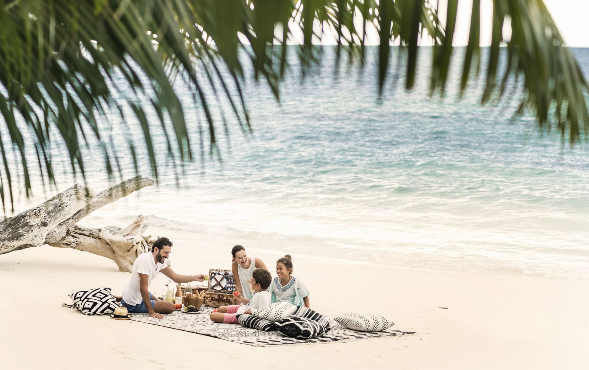 Four Seasons Resort Desroches Island in Outer Islands:  Desroches Island Strand Picnic