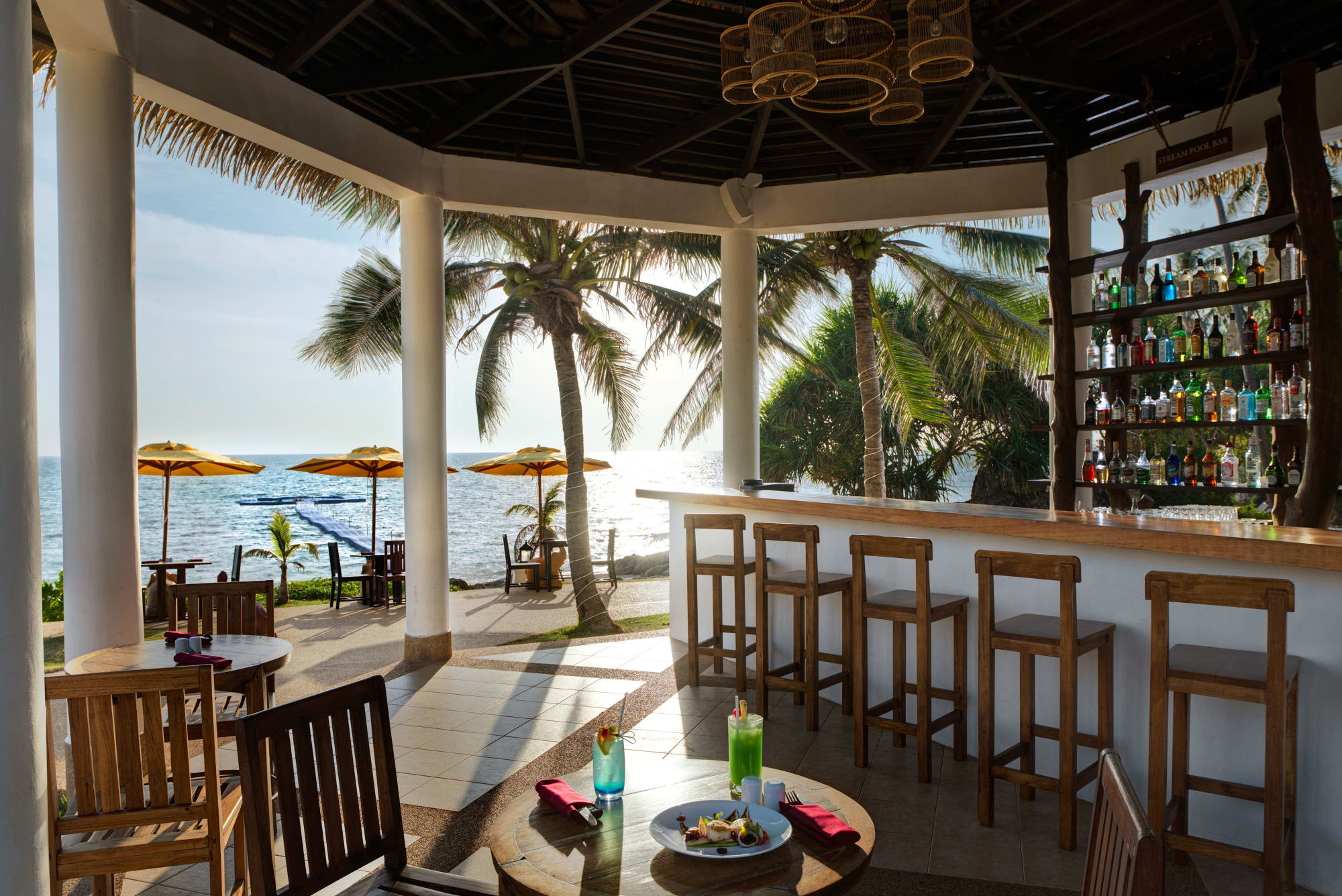 Rawi Warin Resort & Spa in Ko Lanta: Thailand Rawi Warin Resort and Spa Bar