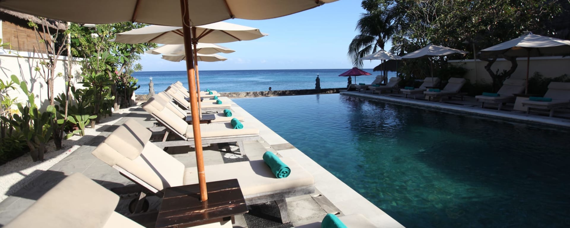 Puri Mas Beach Resort in Lombok: Puri Mas Beach Resort Infinity Pool