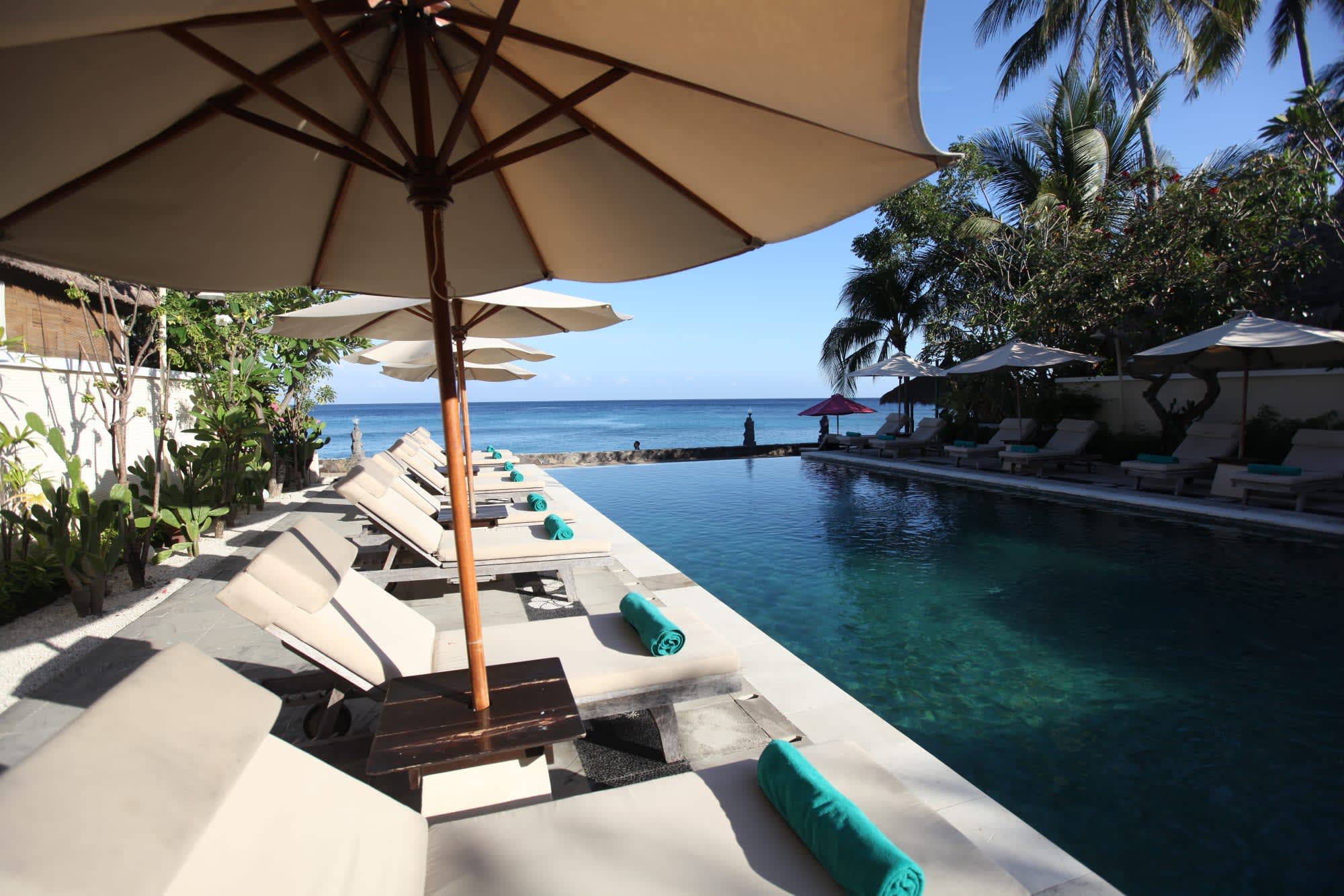 Puri Mas Beach Resort in Lombok: Puri Mas Beach Resort Infinity Pool