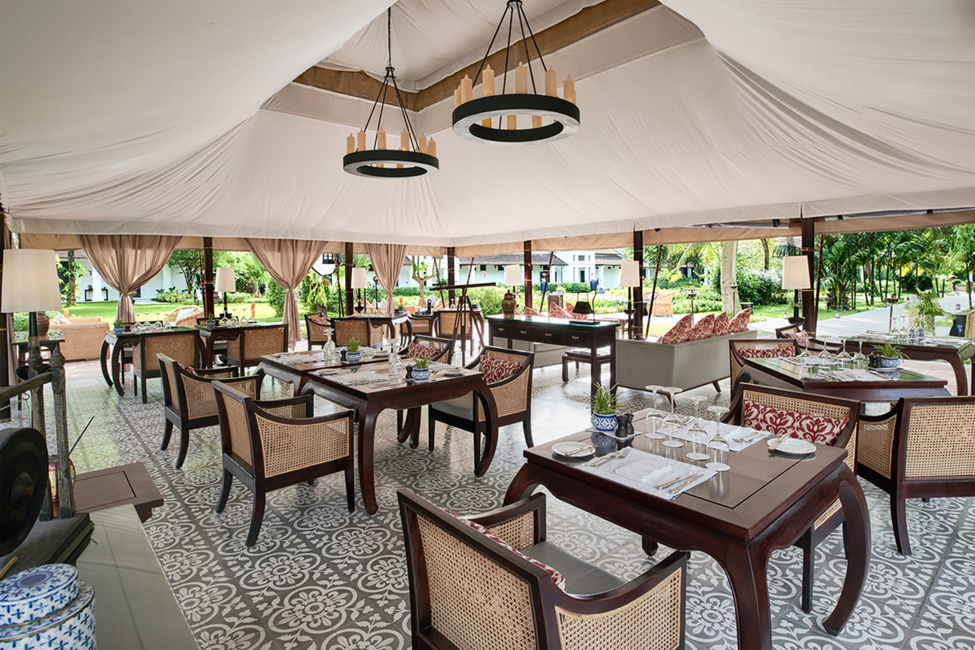 Sofitel Luang Prabang:  Governors Grill Restaurant
