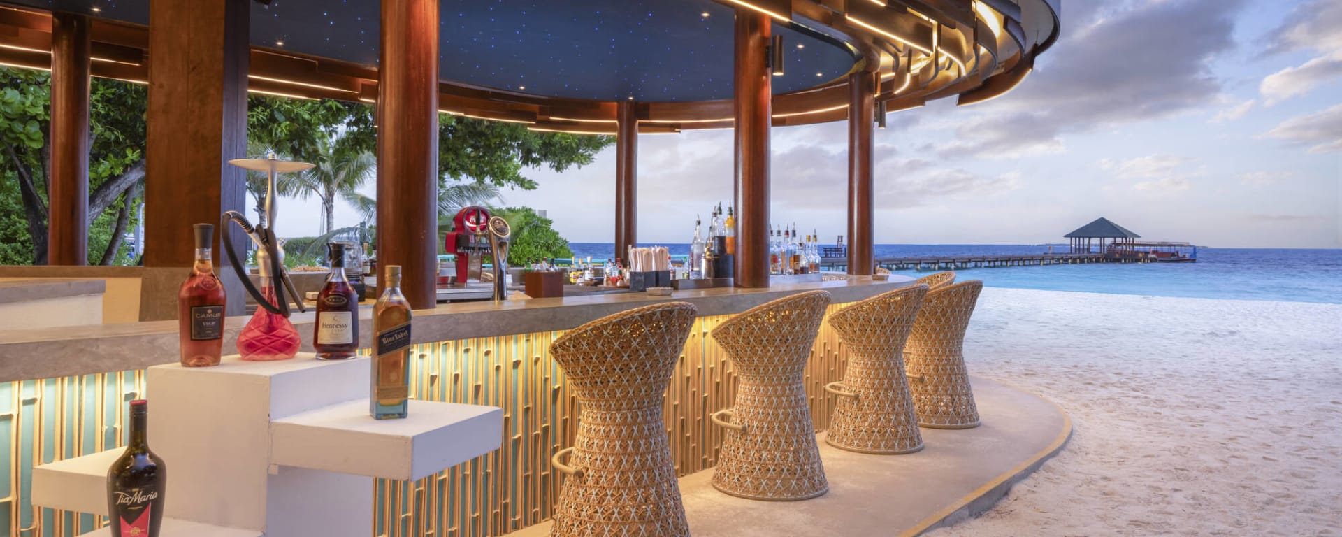 Adaaran Select Meedhupparu in Malediven:  Malediven Adaaran Select Meedhupparu - Sunset Bar