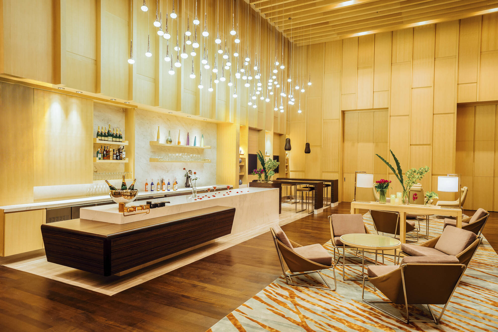 AVANI+ Riverside Bangkok Hotel:  Bangkok AVANI+ Riverside Bangkok Hotel Long Bar