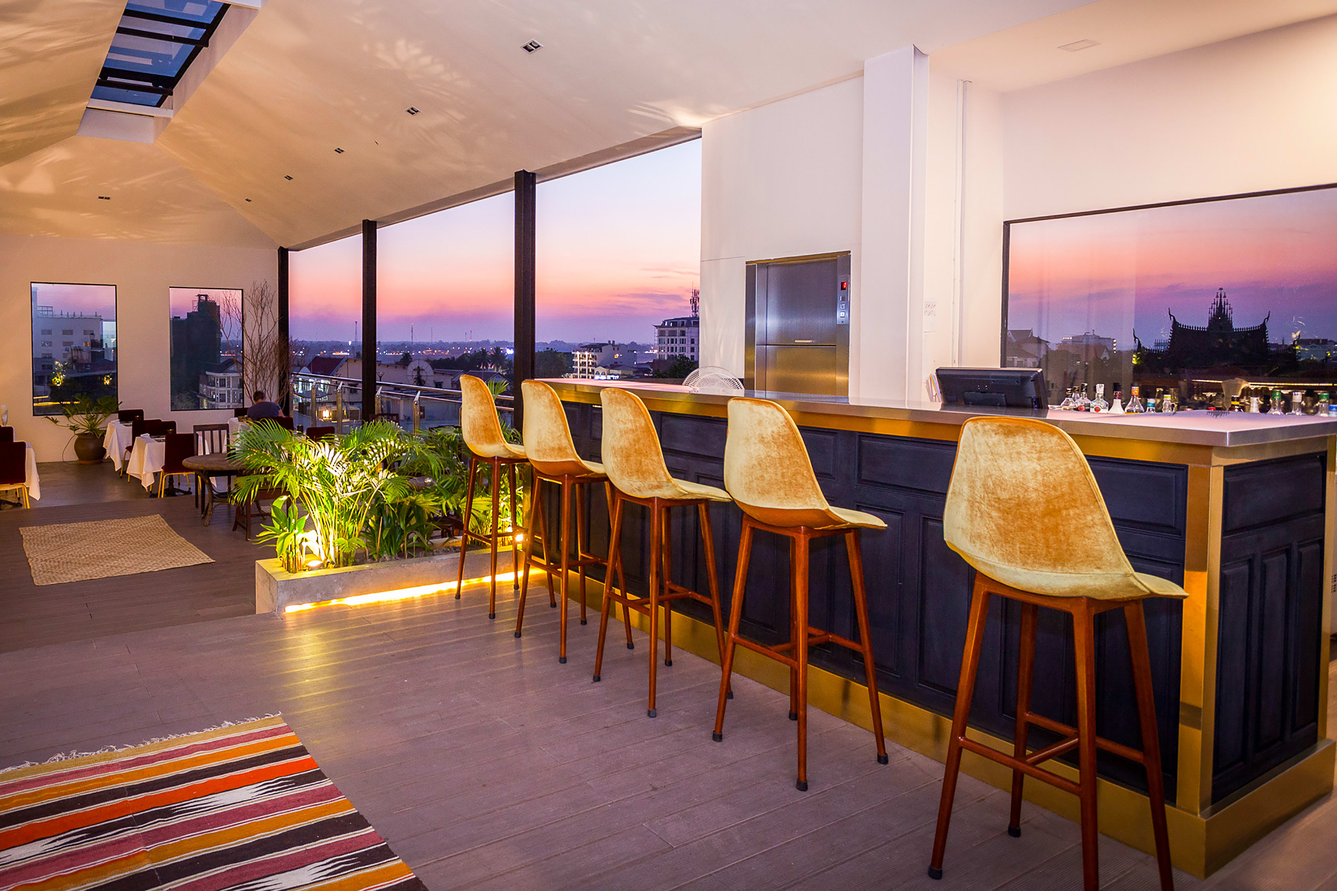 Lao Poet Hotel in Vientiane: Vientiane Lao Poet Hotel Bar
