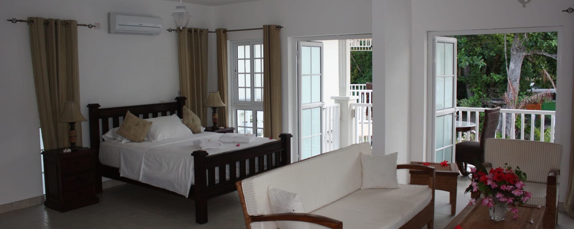 Bord Mer Villa in Mahé:  Seychellen Bord Mer Villa Wohnbeispiel