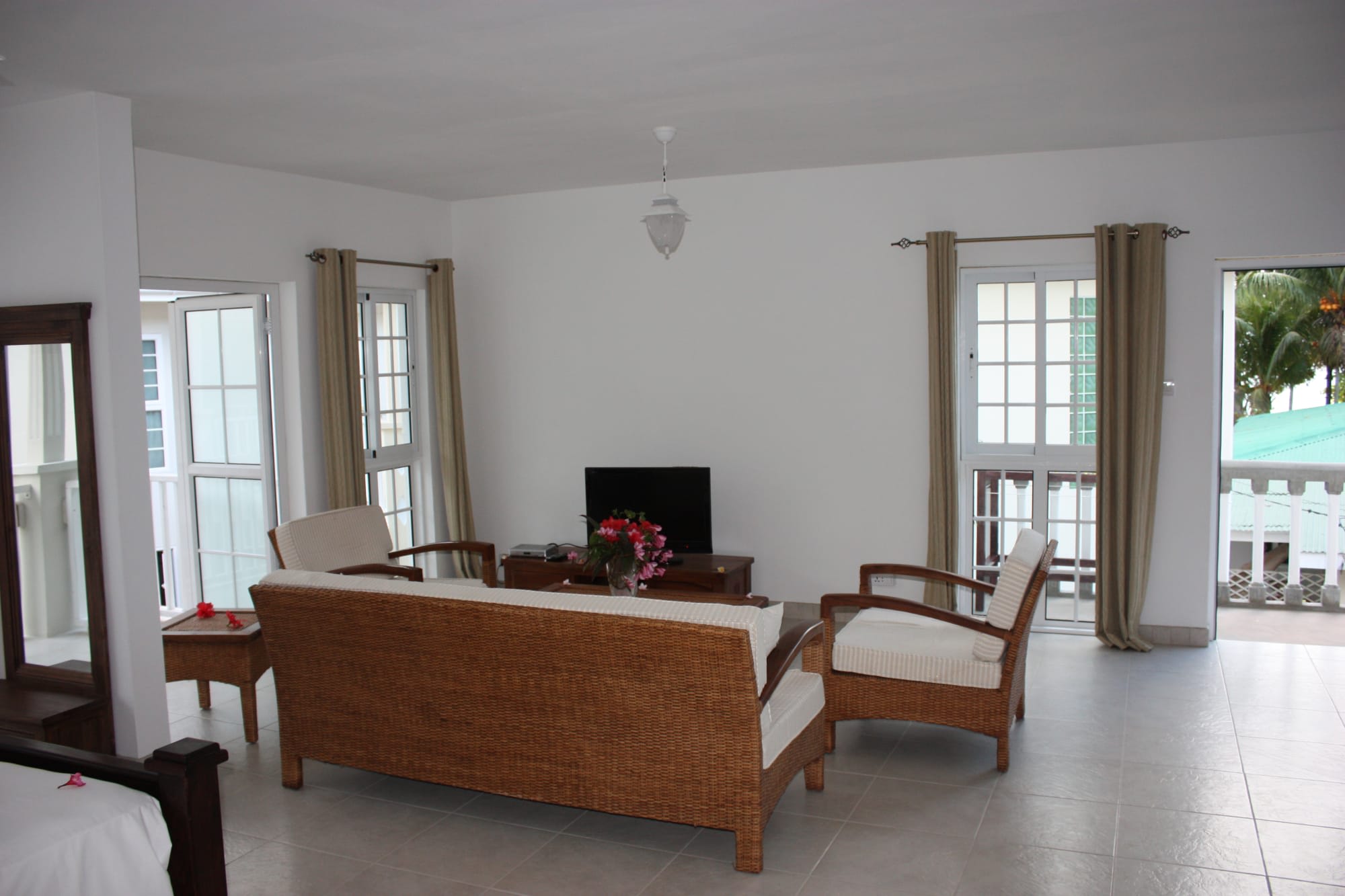 Bord Mer Villa in Mahé:  Seychellen Bord Mer Villa Wohnbeispiel