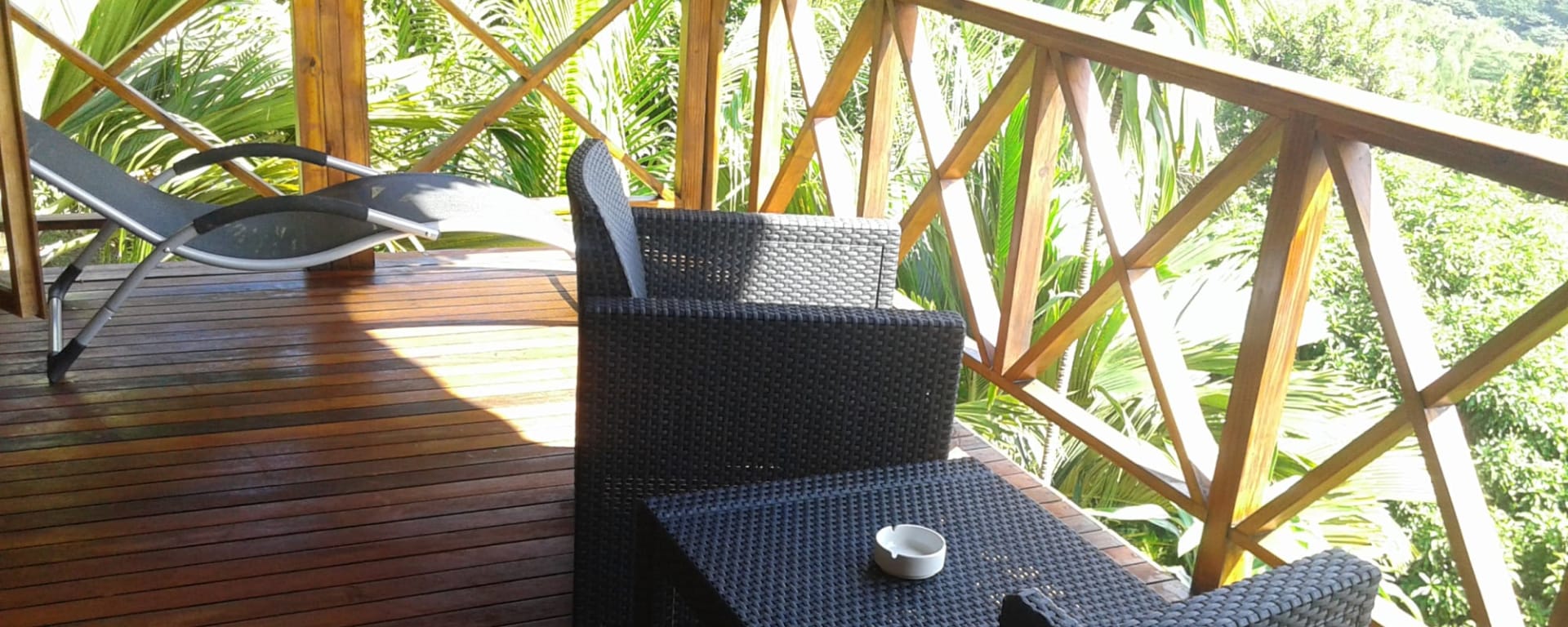 Mango Lodge in Praslin:  Mango Lodge - Terrasse