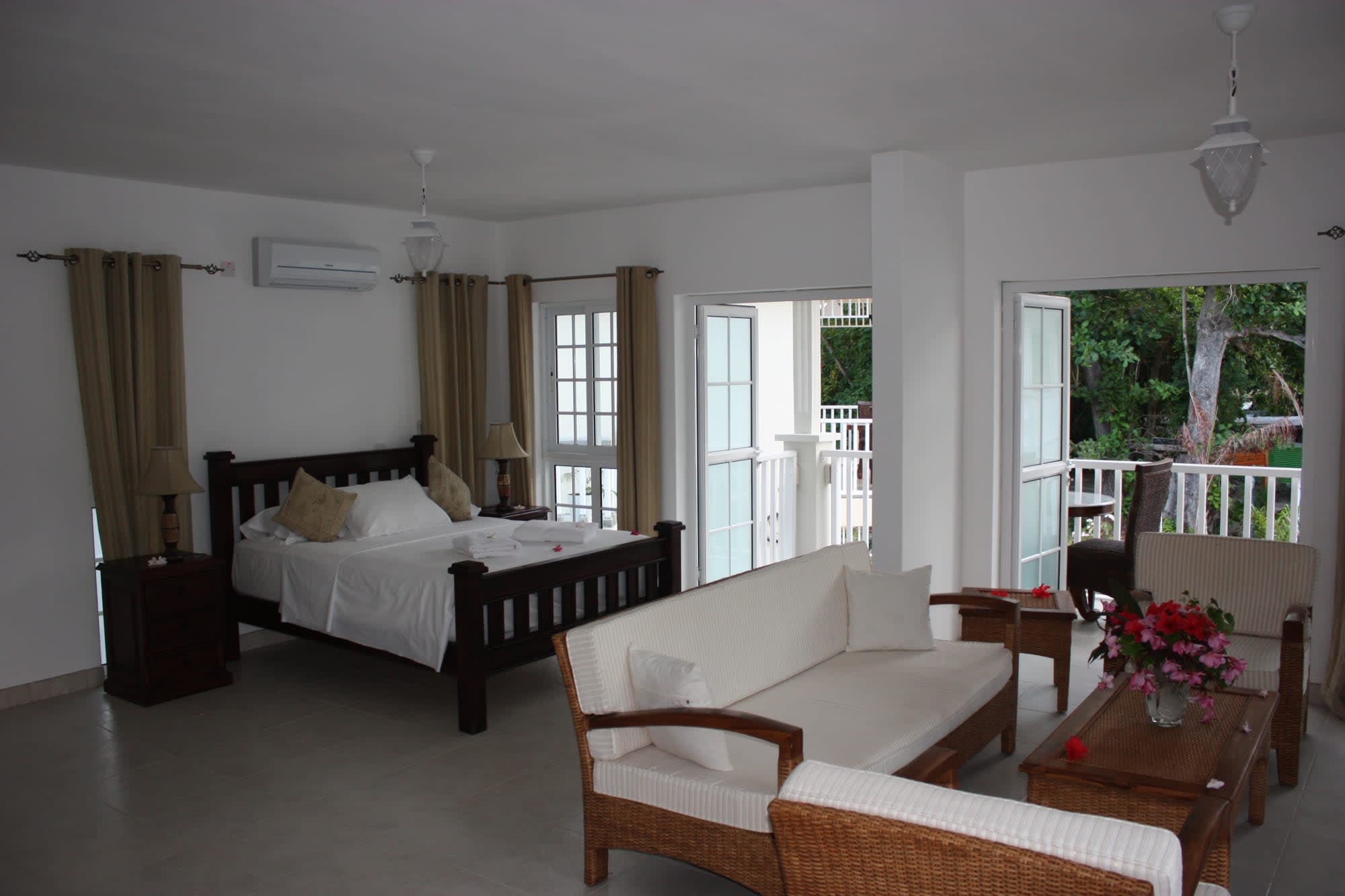 Bord Mer Villa in Mahé:  Seychellen Bord Mer Villa Wohnbeispiel