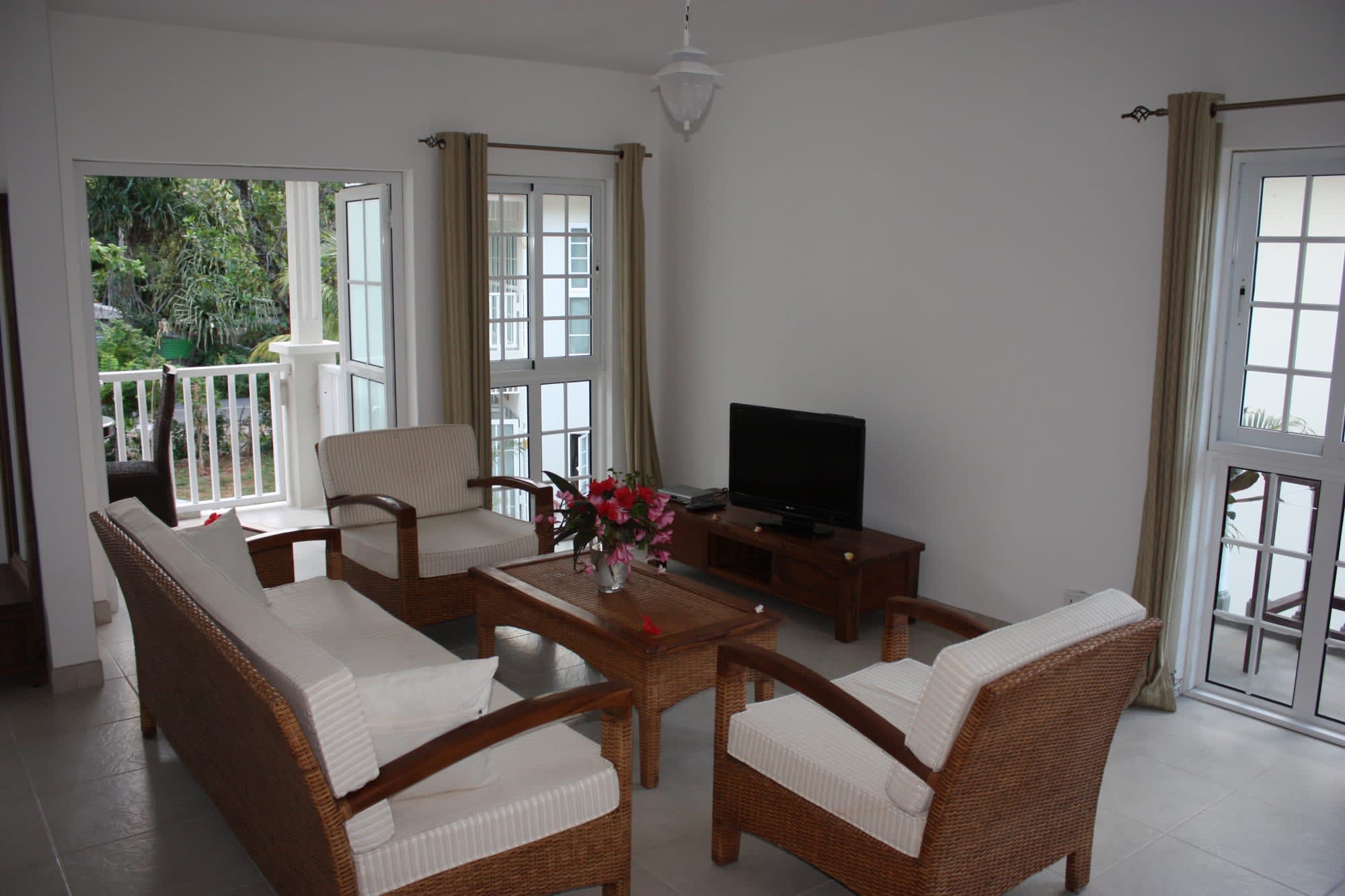 Bord Mer Villa in Mahé:  Seychellen Bord Mer Villa Wohnbeispiel