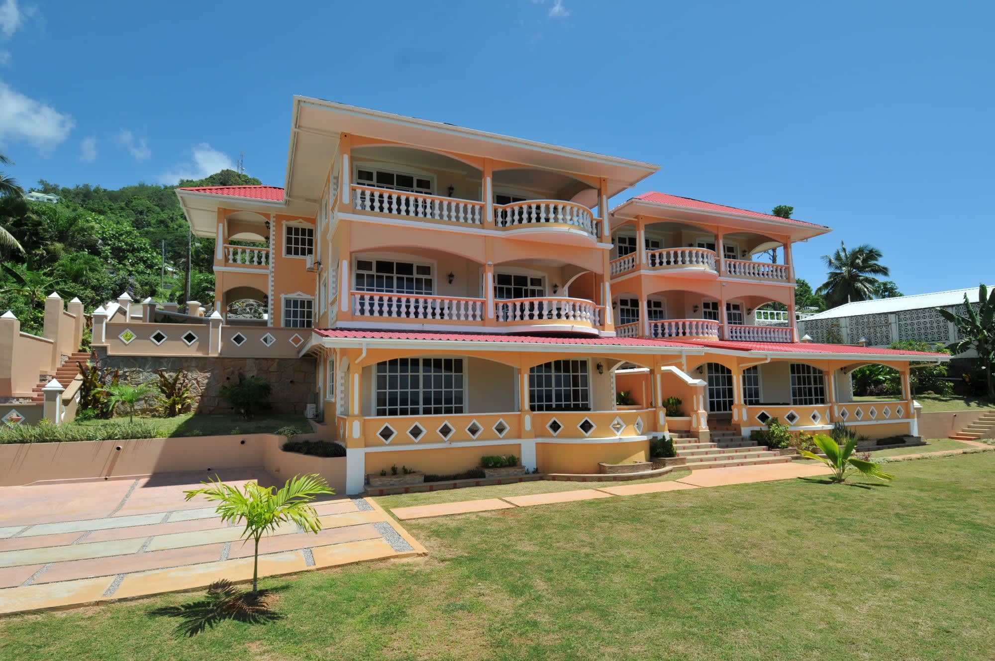 Au Fond de Mer View in Mahé: Au Fond de Mer Exterior