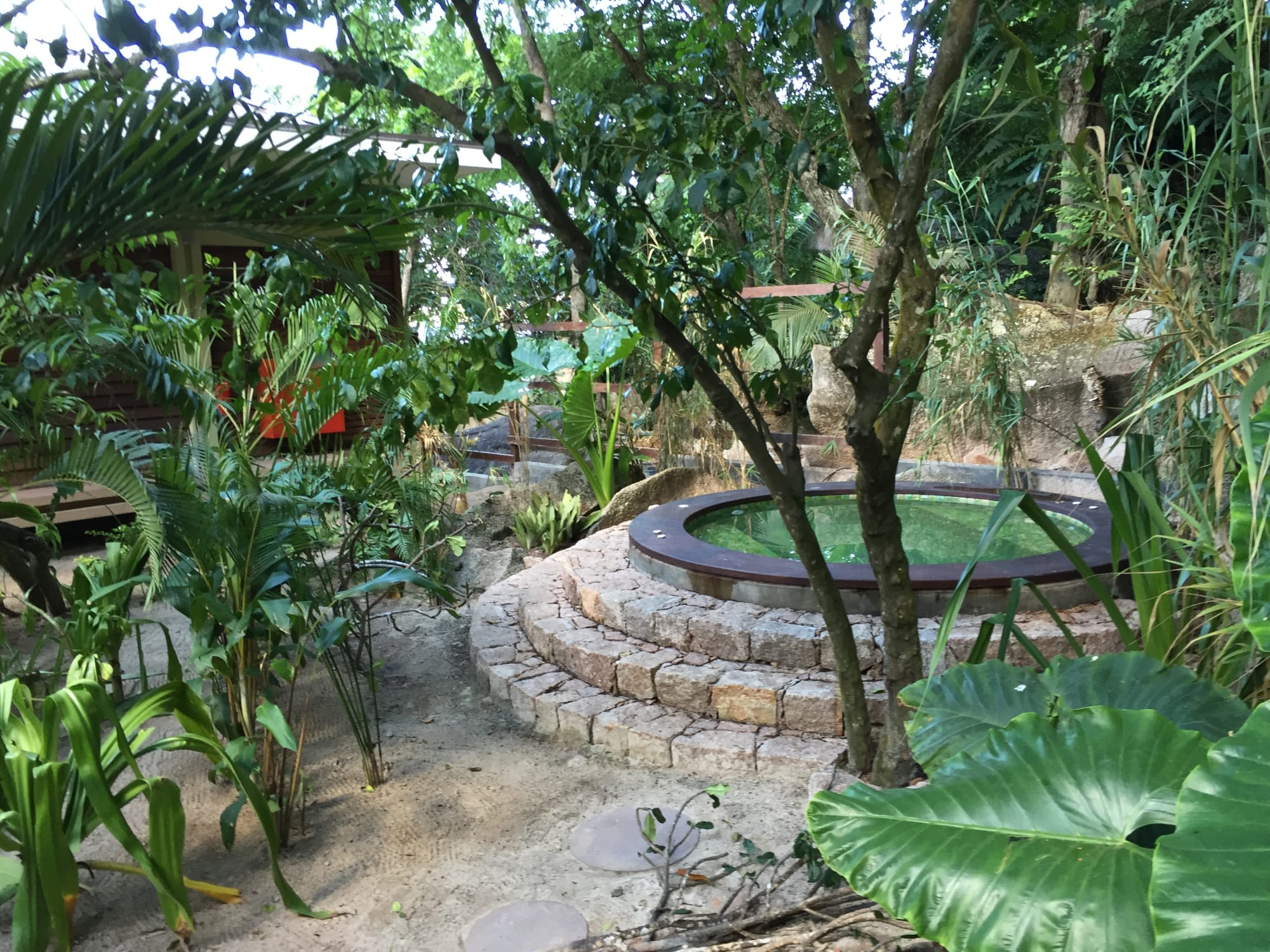 Le Relax Luxury Lodge in La Digue:  La Digue Le Relax Luxury Lodge Garten