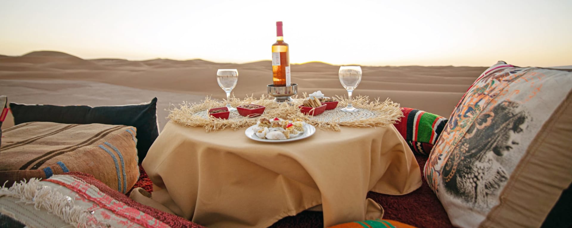 Sahara Erg Chegaga Ghazala Camp in Sahara Wüste | Drâa-Tal:  Marokko Sahara Erg Chegaga Ghazala Camp - Dining