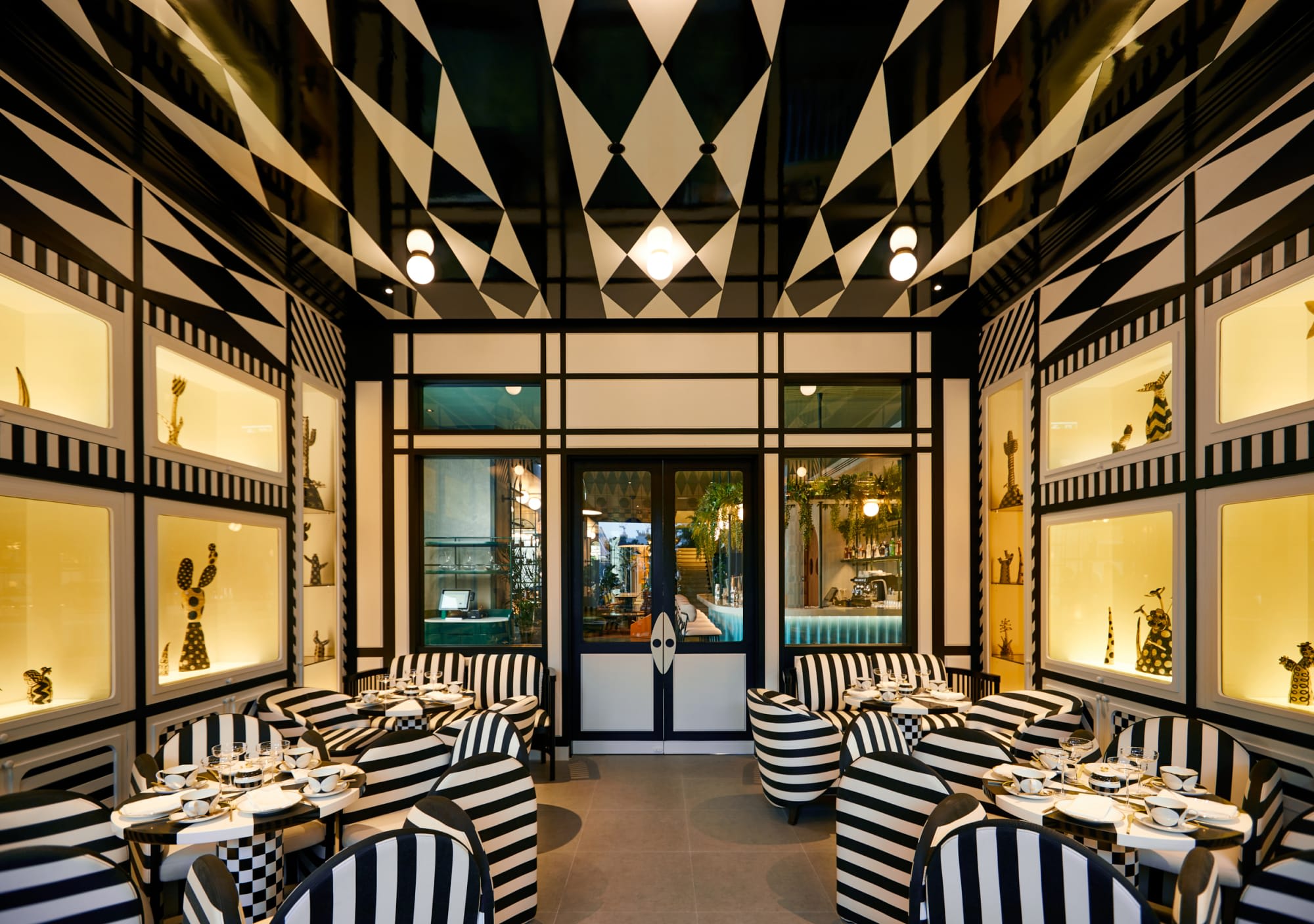 The Standard, Bangkok Mahanakhon: The Standard, Bangkok Mahanakhon