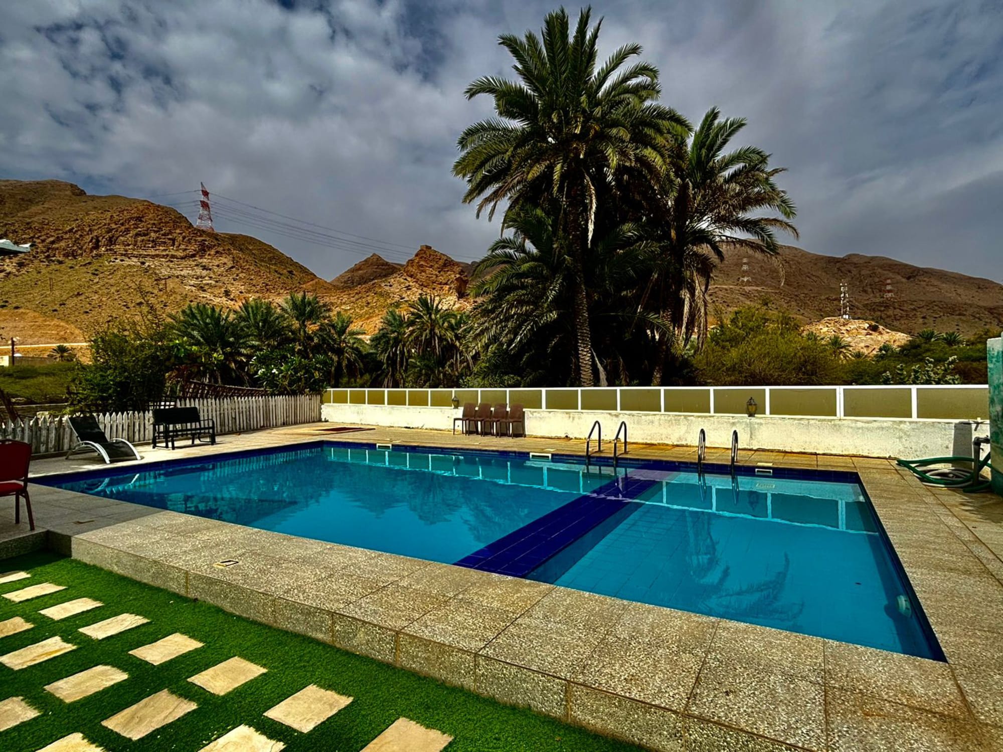 Tiwi Sunrise Motel in Küste: Oman Tiwi Sunrise Resort Pool
