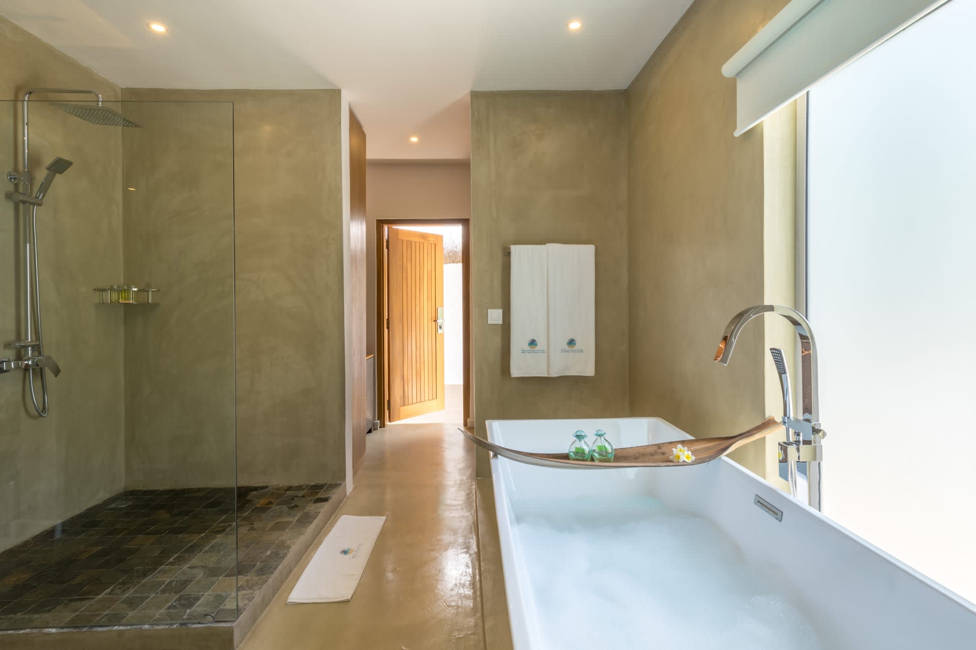 Seasense Boutique Hotel & Spa in Osten: Mauritius Seasense Boutique Hotel and Spa Junior. Suite Badezimmer