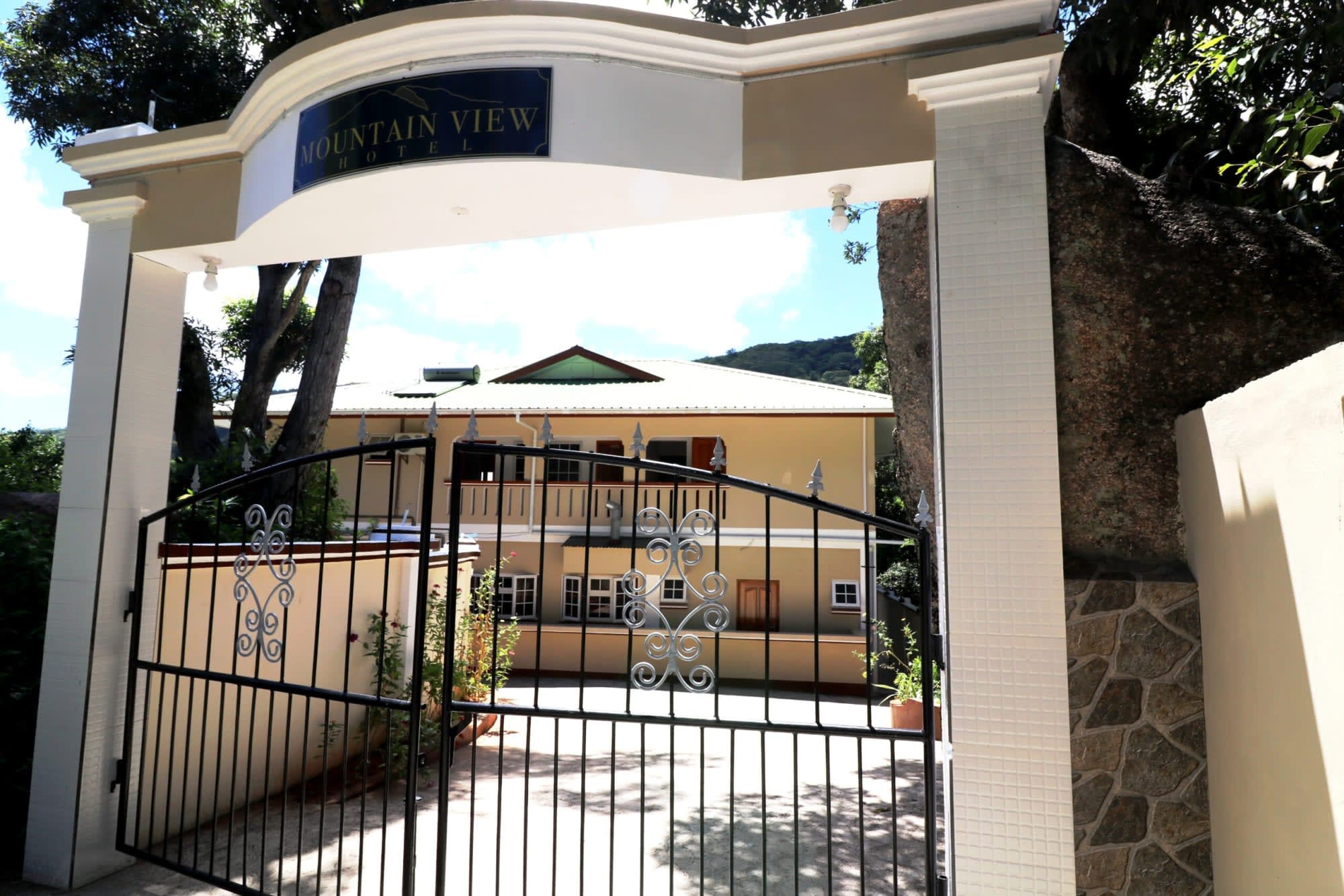 Mountain View Hotel in La Digue: Seychellen Mountain View Hotel