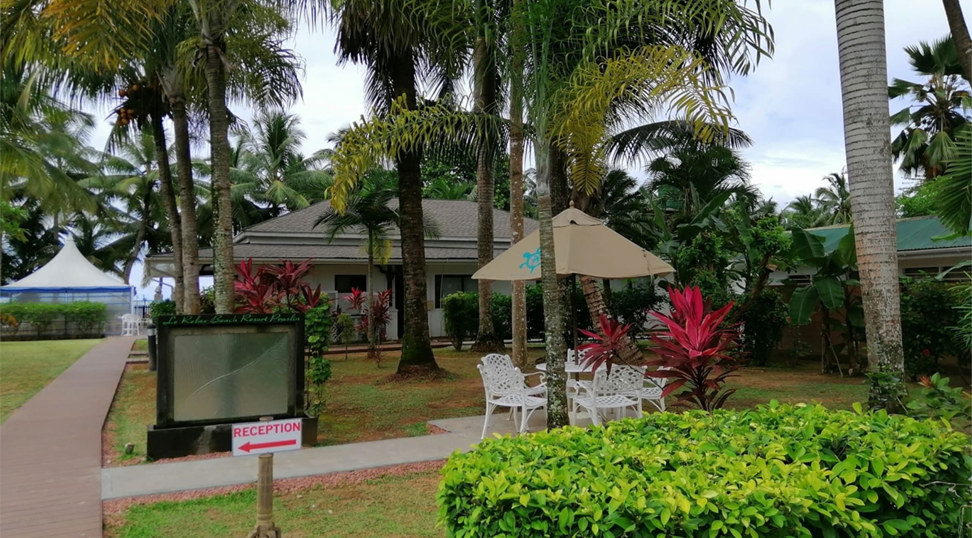 Le Relax Beach Resort in Praslin: Le Relax Beach Resort Praslin