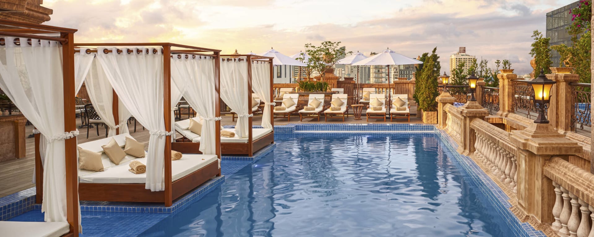 Anik Palace Hotel in Phnom Penh:  Anik Boutique Hotel Pool