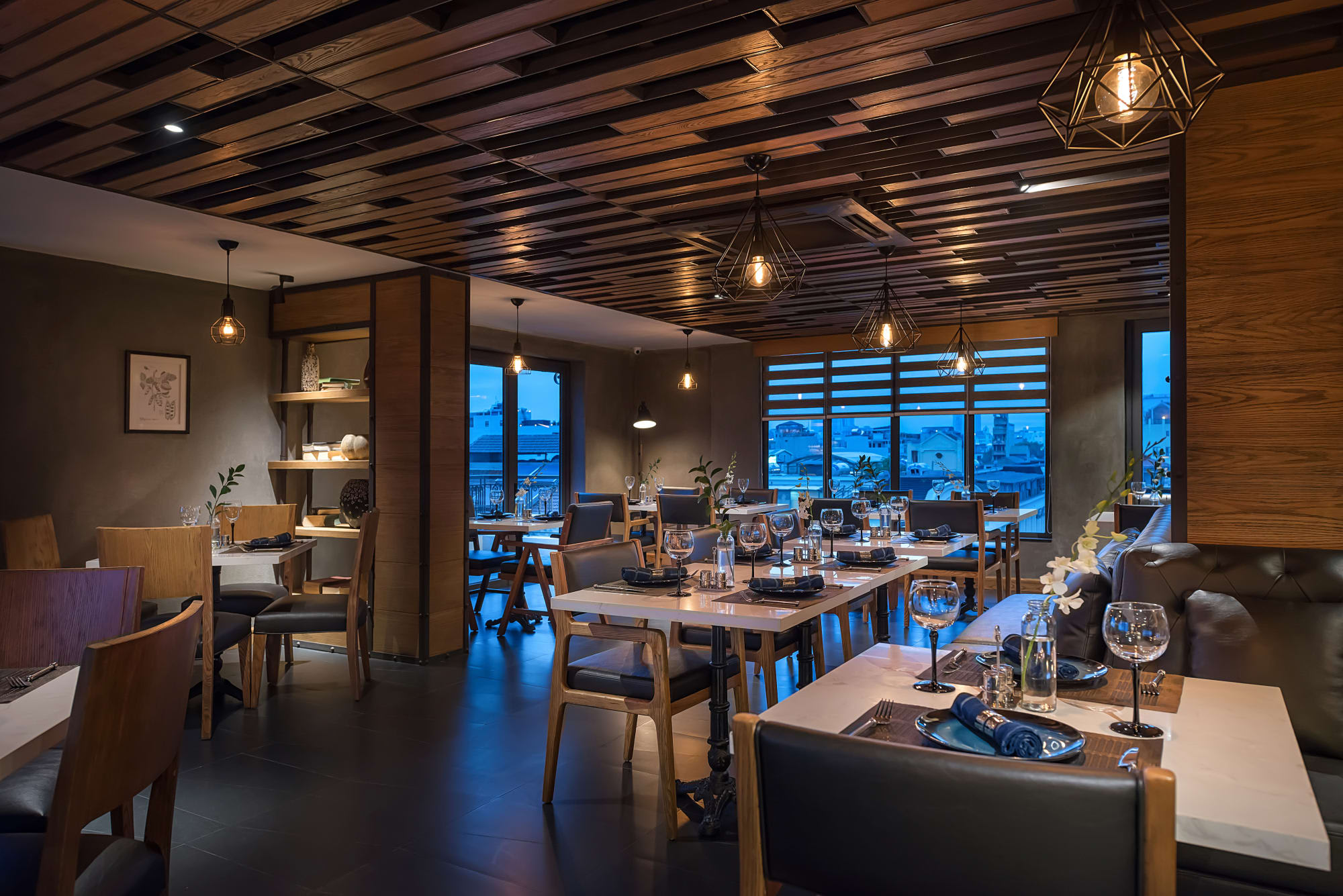 Bespoke Trendy Hotel Hanoi:  Bespoke Trendy Restaurant
