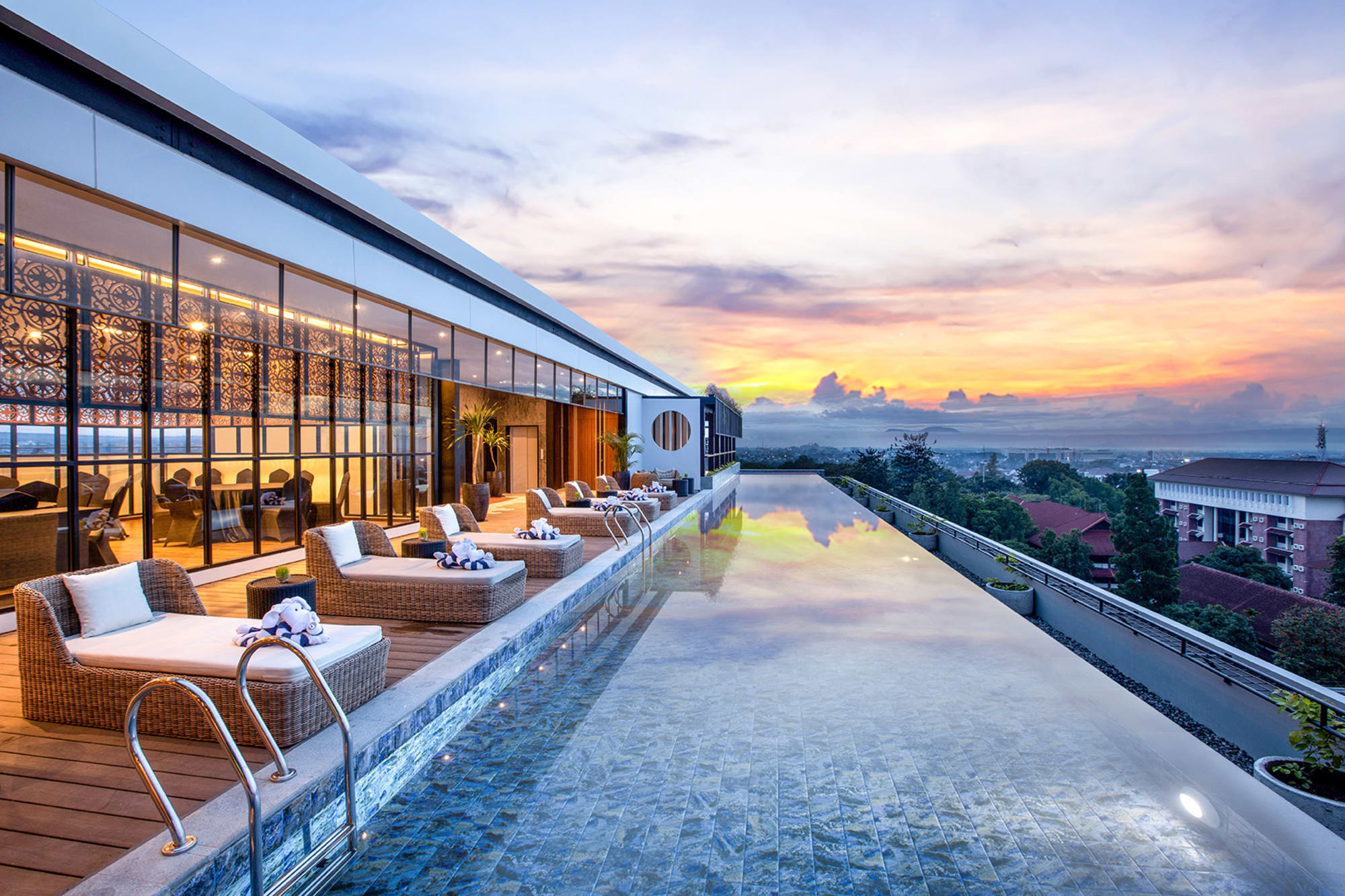 The Manohara Hotel in Yogyakarta und Umgebung: Yogyakarta The Manohara Hotel Pool