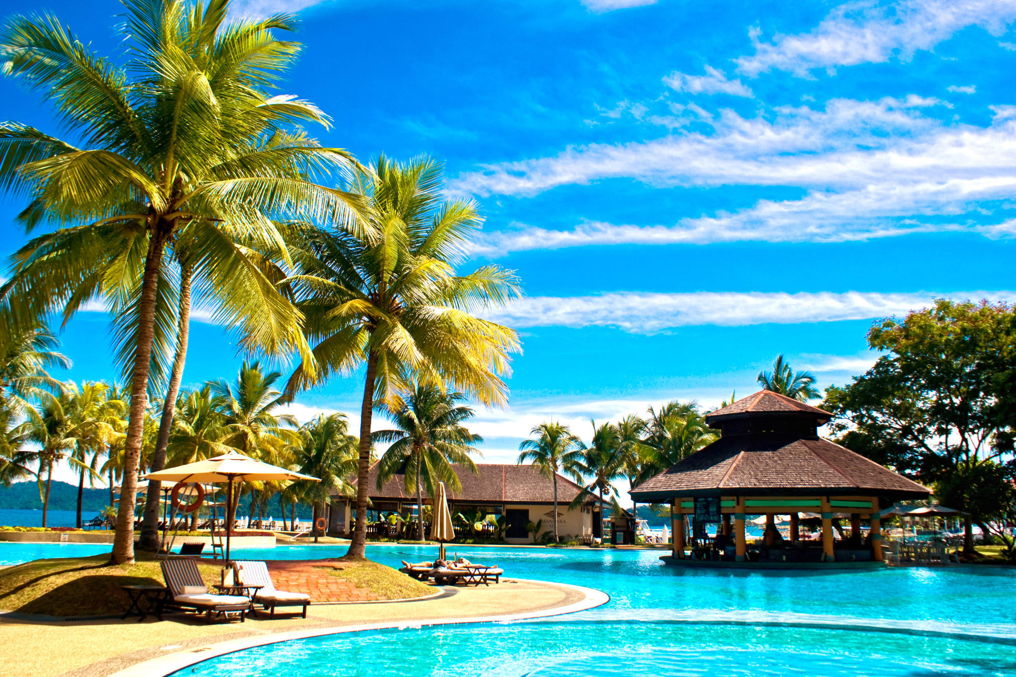 The Pacific Sutera Hotel in Kota Kinabalu:  Wave Pool Bar