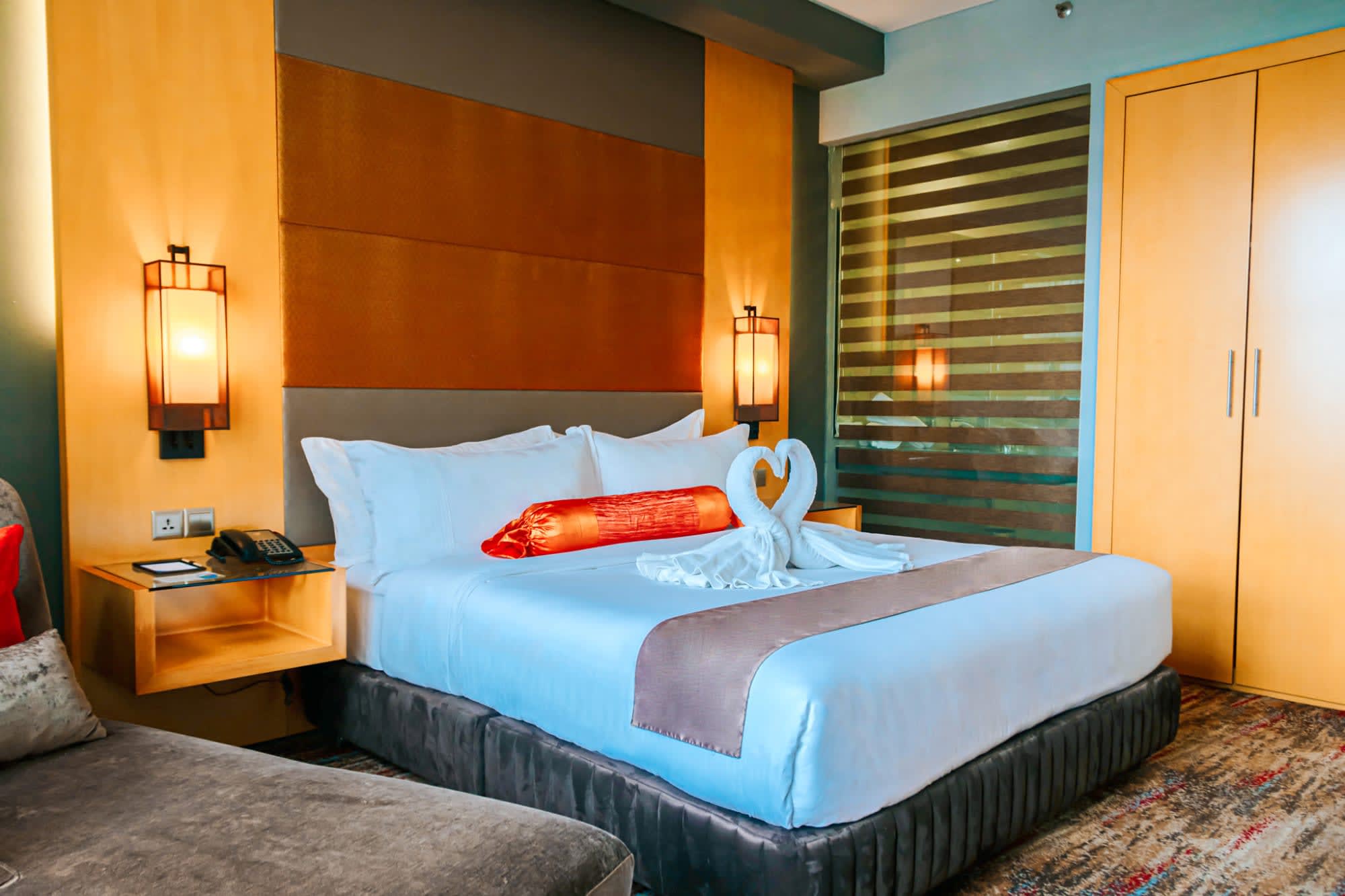 The Waterfront Hotel in Kuching:  Premier King Zimmer