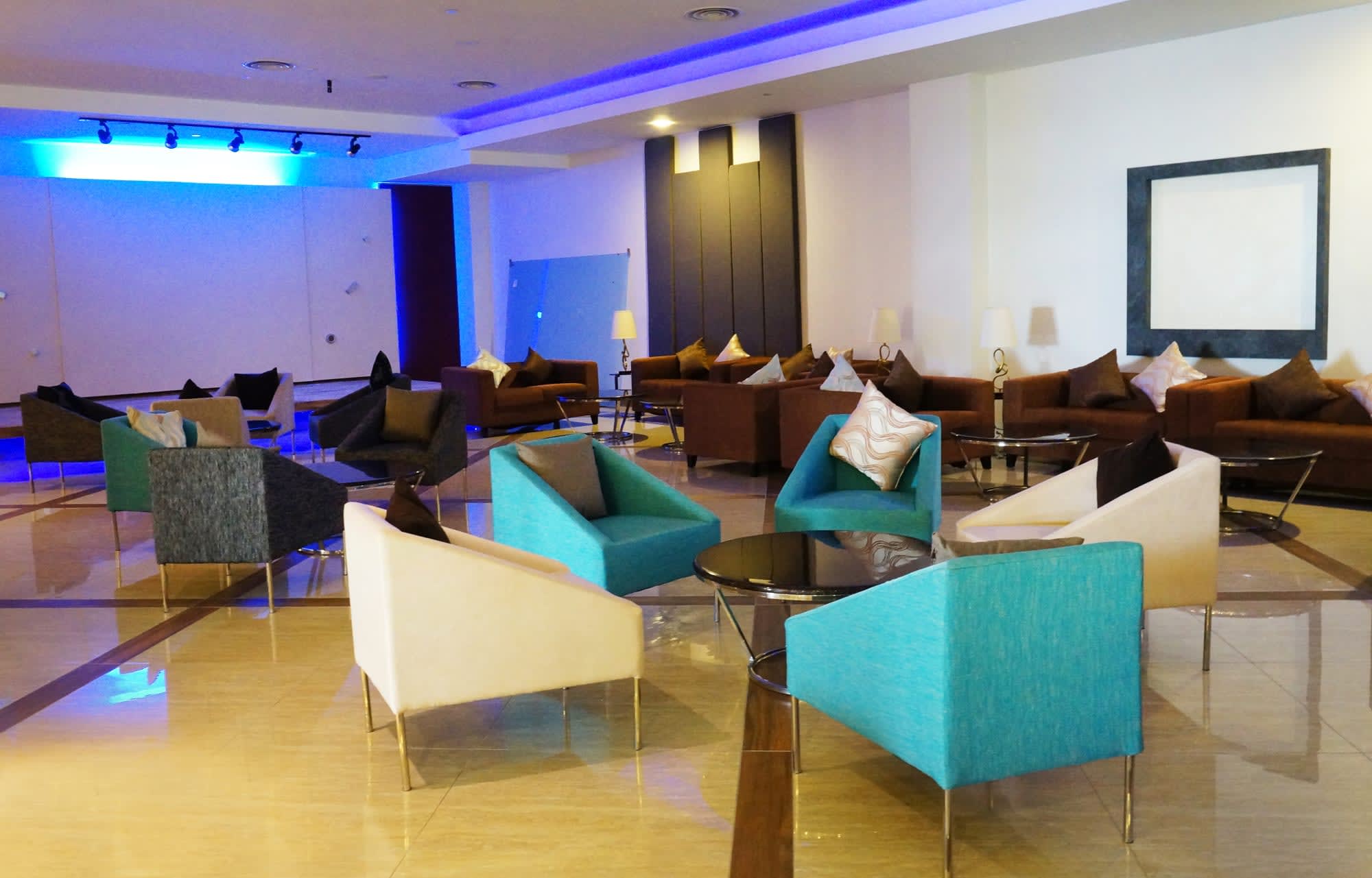 The Waterfront Hotel in Kuching:  Borneo The Waterfront Kuching Bar Lounge
