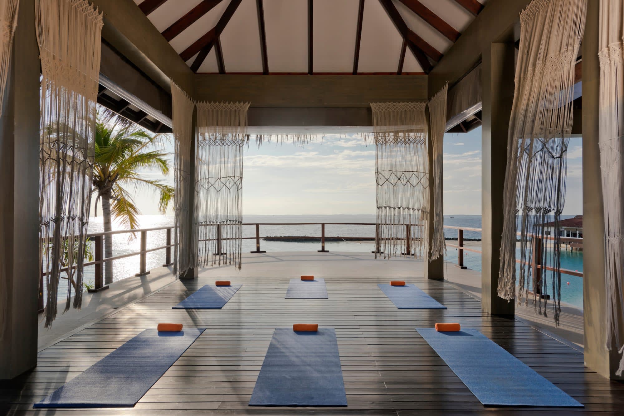 Grand Park Kodhipparu in Malediven: Grand Park Kodhipparu - Yoga Deck