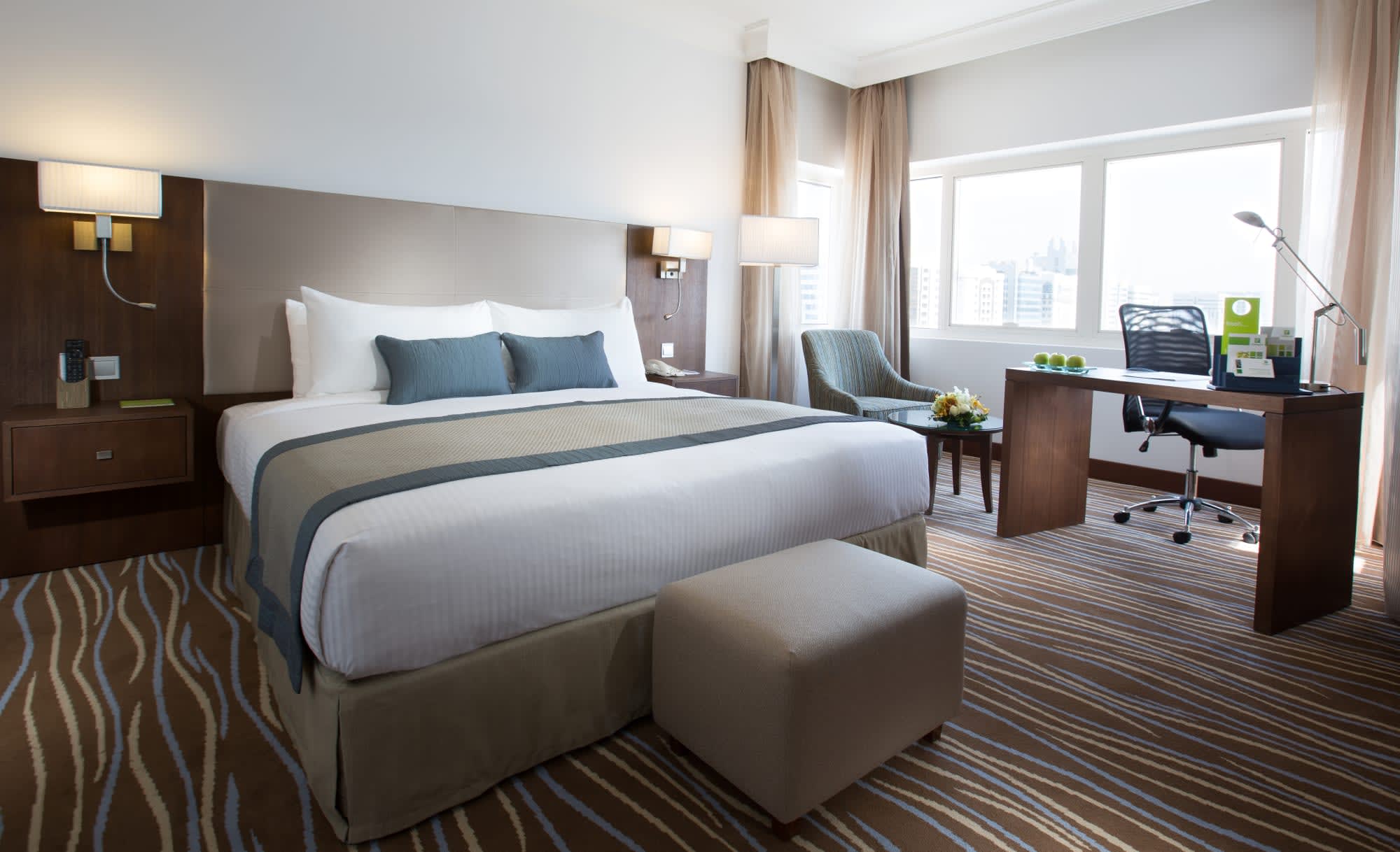 Copthorne Downtown in Abu Dhabi: Abu Dhabi Copthorne Downtown - Premium Zimmer