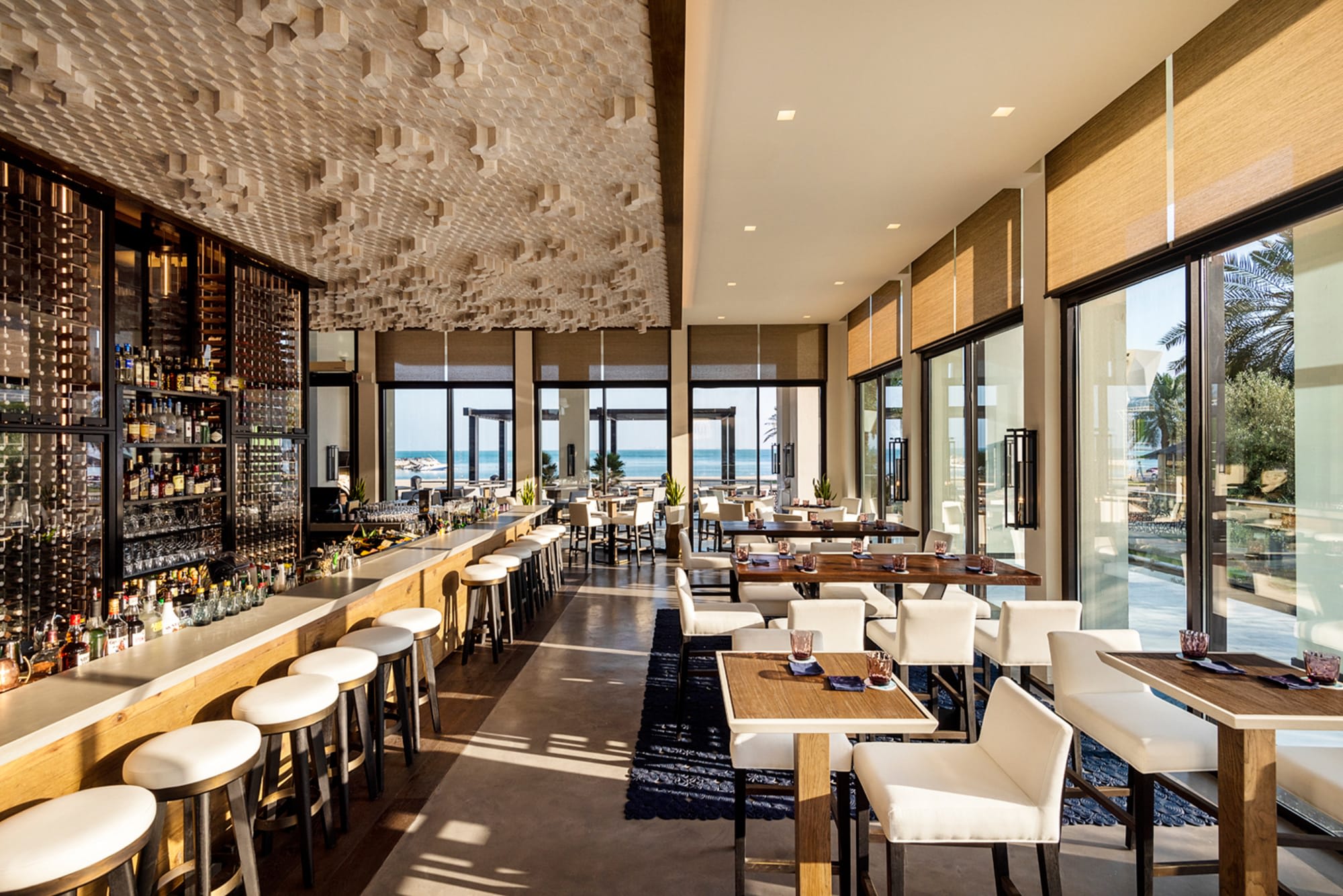 InterContinental Doha Beach & Spa: InterContinental Doha Beach and Spa - Bar