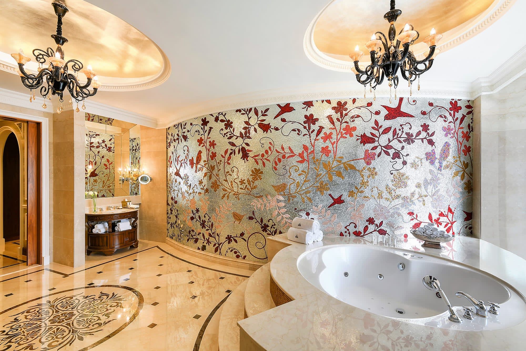 Marsa Malaz Kempinski, The Pearl in Doha:  Doha Marsa Malaz Kempinski - Royal Suite bathroom