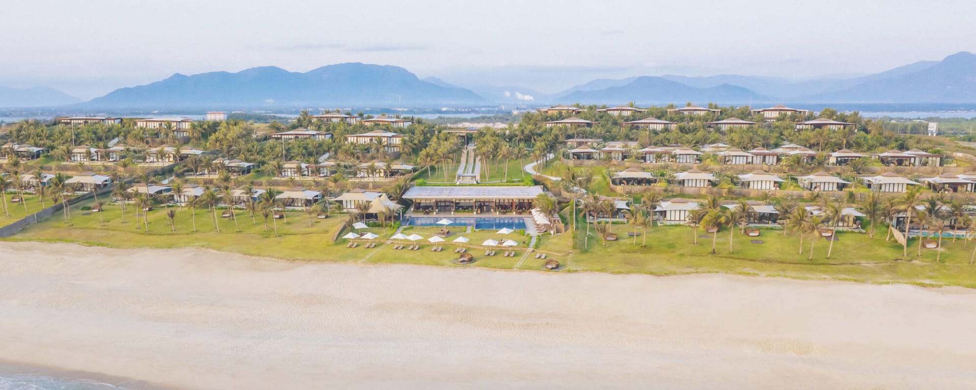 Fusion Resort Cam Ranh in Nha Trang:  Fusion Resort Cam Ranh - Strand