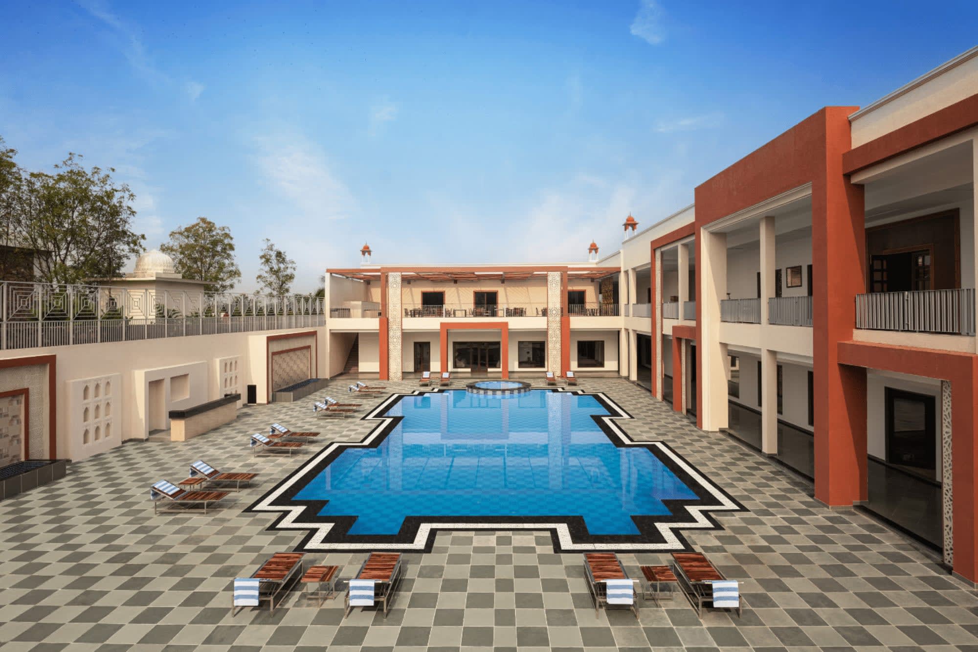 Bookmark Resort in Ranthambore NP:  Indien Jogi Mahal Bookmark Ranthambore Pool