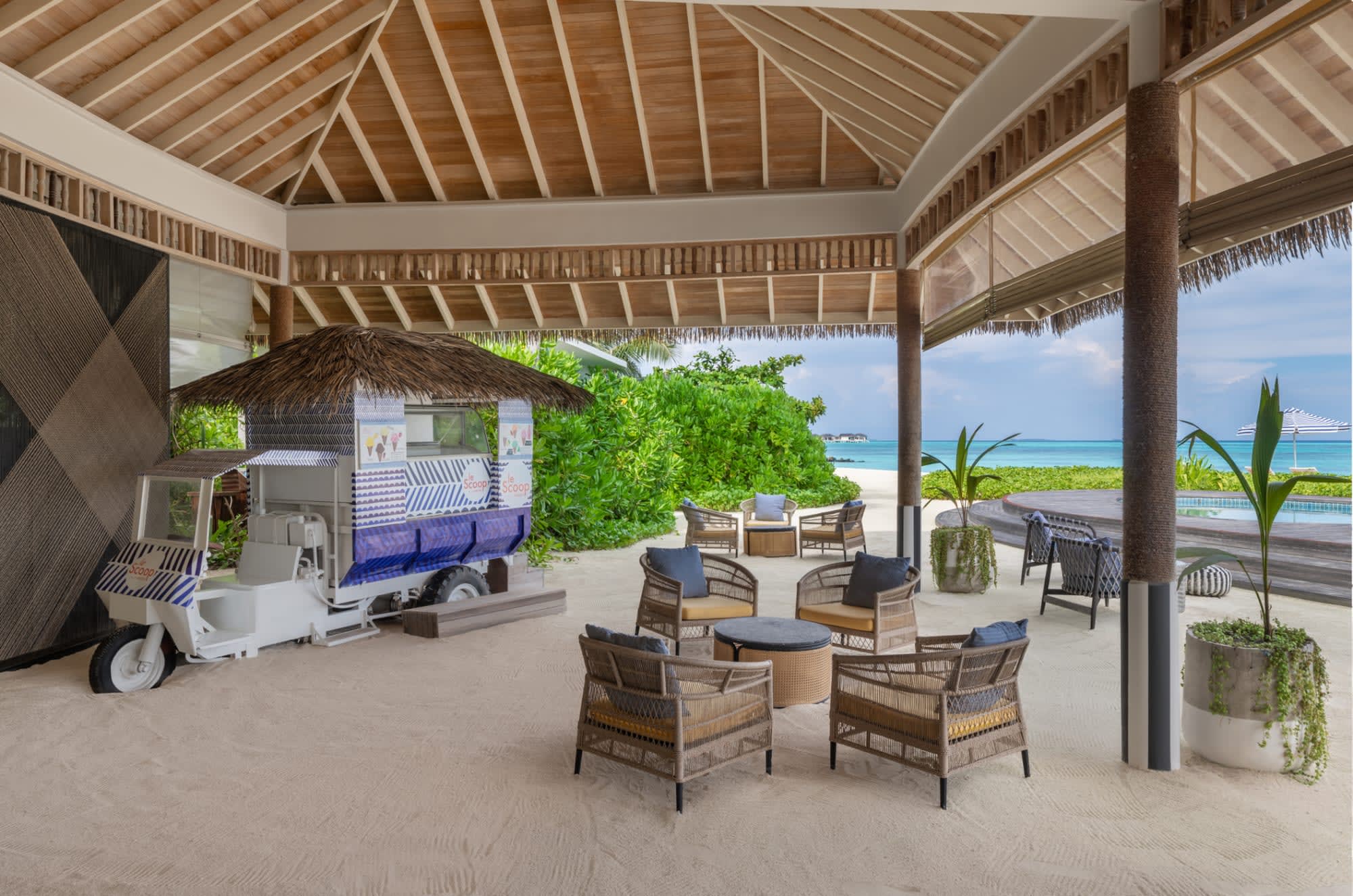 Le Méridien Maldives Resort & Spa in Malediven: Le Méridien Maldives Resort and Spa - Velaa Bar Grill