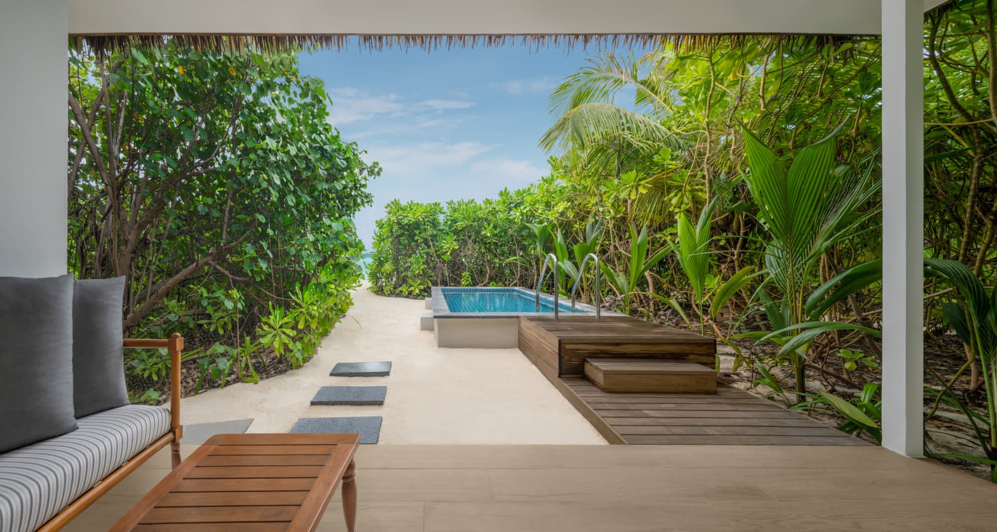 Le Méridien Maldives Resort & Spa in Malediven: Le Méridien Maldives Resort and Spa - Beach Villa mit Pool