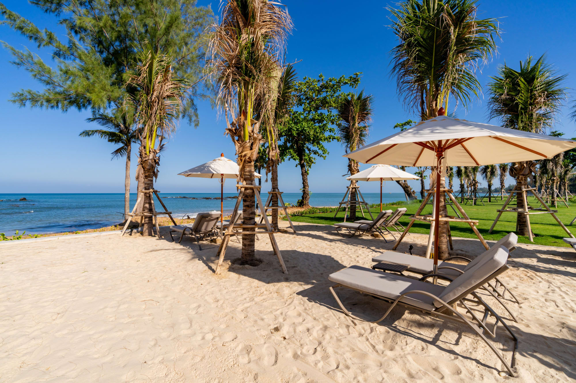 The Little Shore Khao Lak by Katathani: Thailand The Little Shore Strand